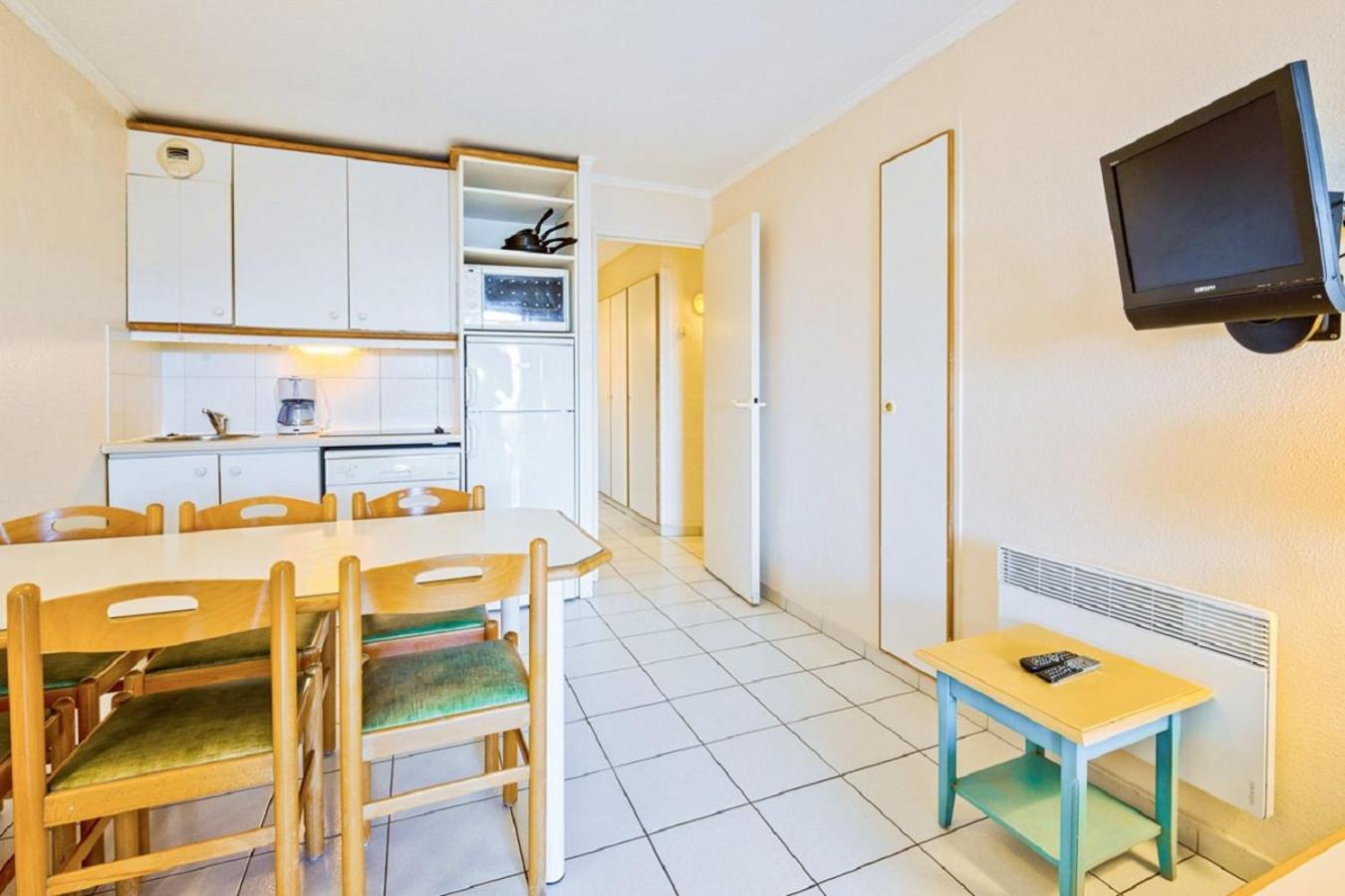 Comfort One-Bedroom Apartment (7 People) photo 3