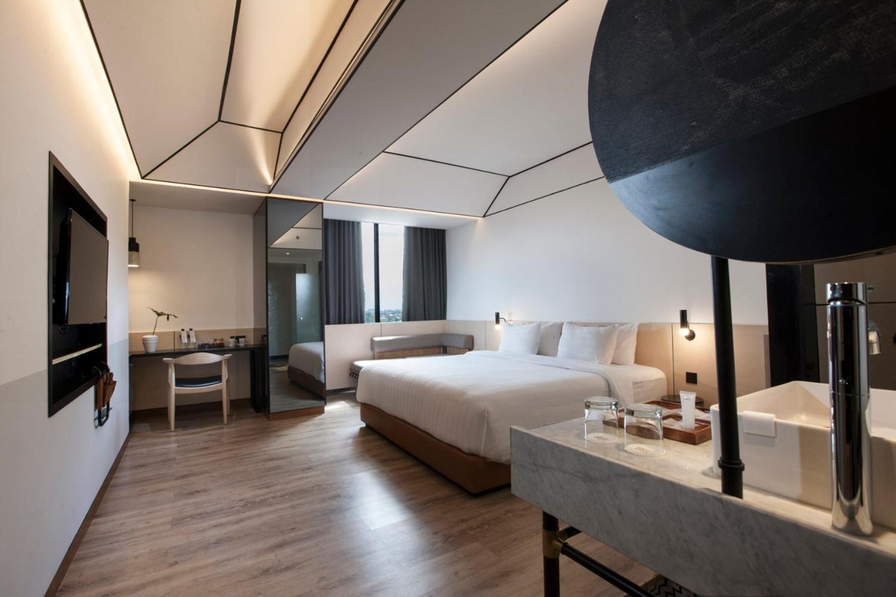 Corner Suite