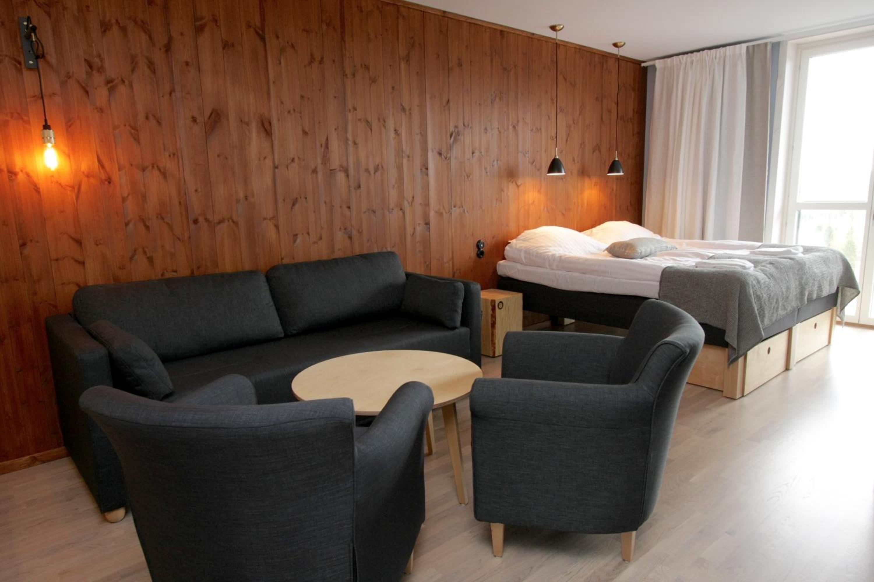 Deluxe Family Room photo 3