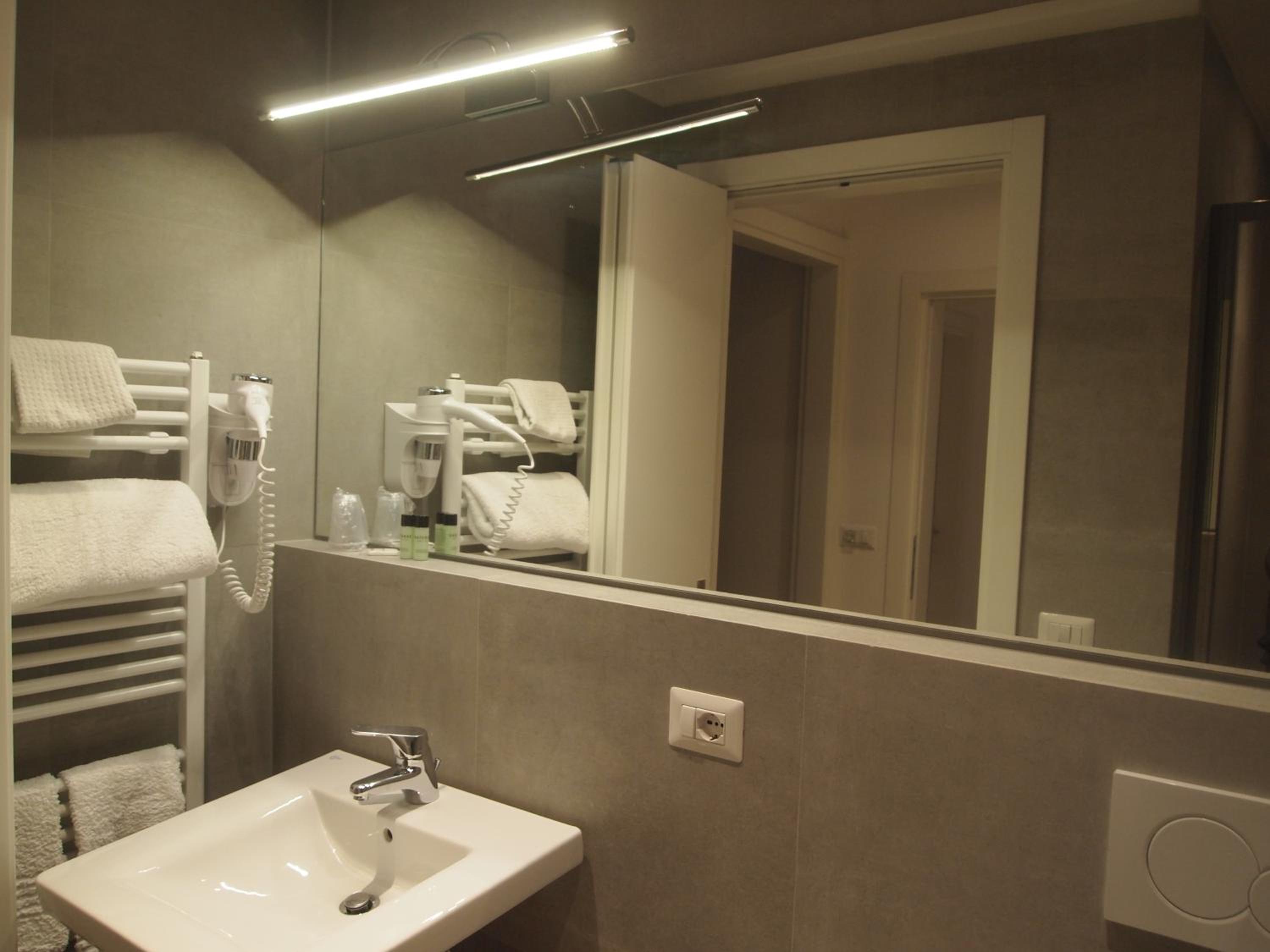 Comfort Triple Room - Photo 6