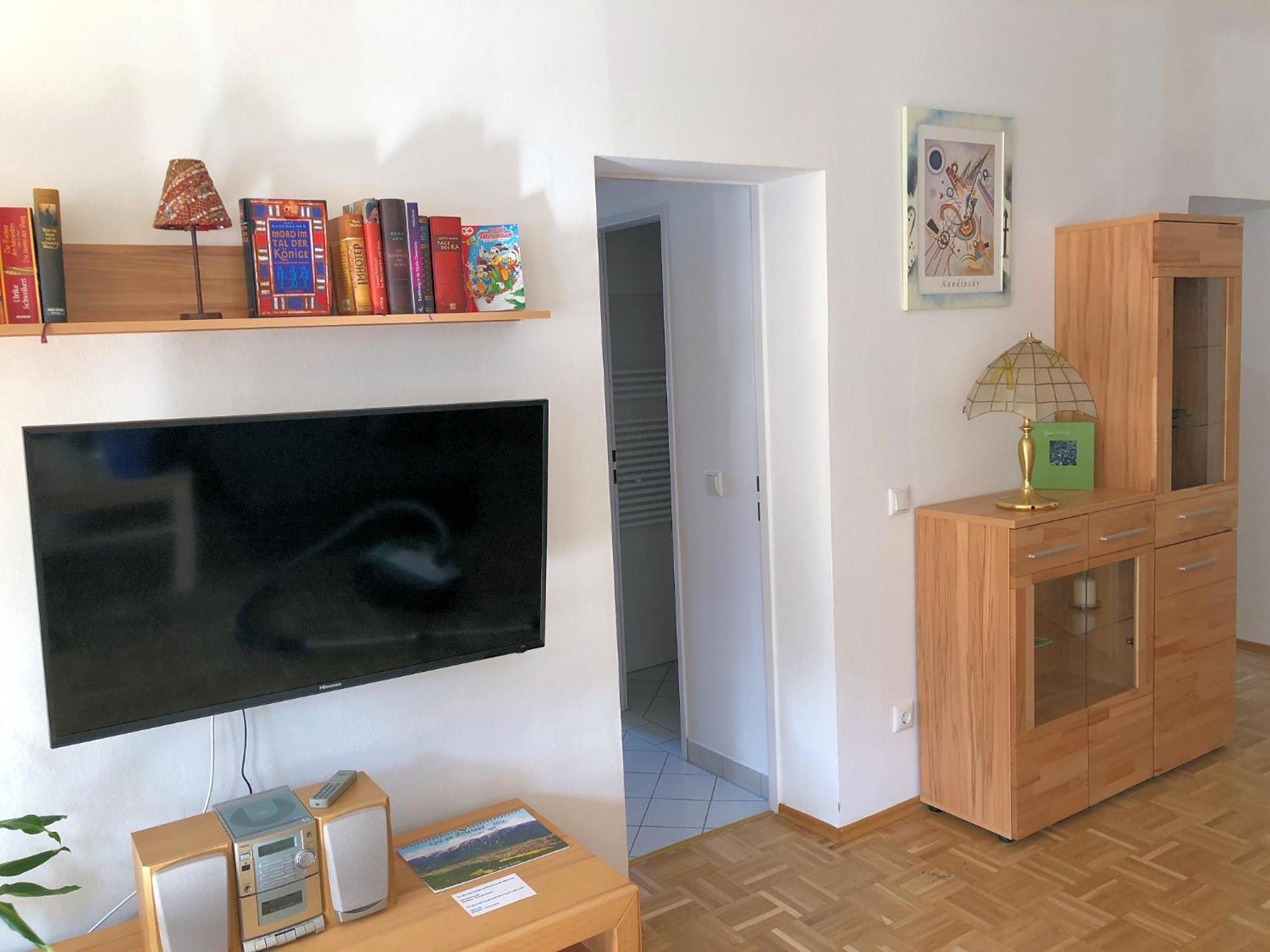 Apartment 4 with Mountain View - Photo 4