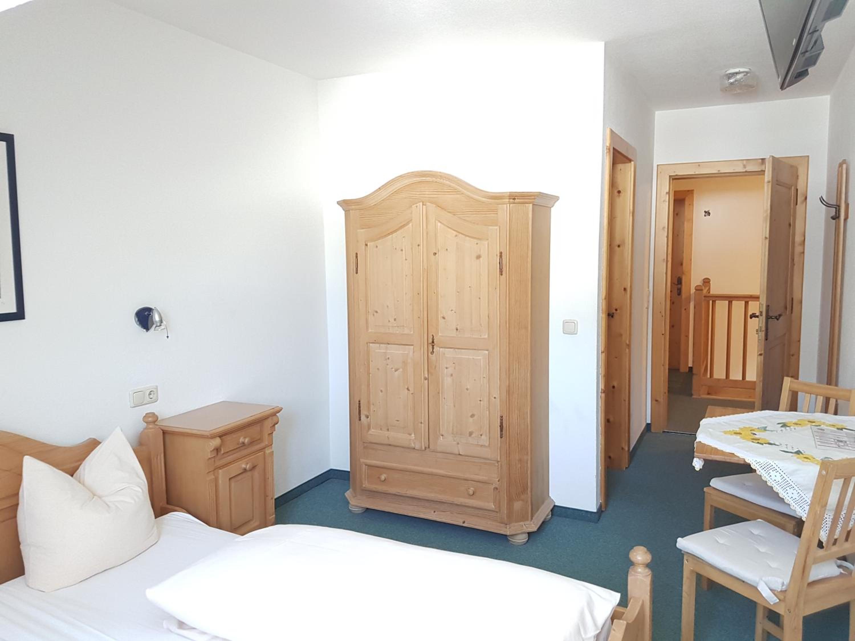 Single Room photo 2