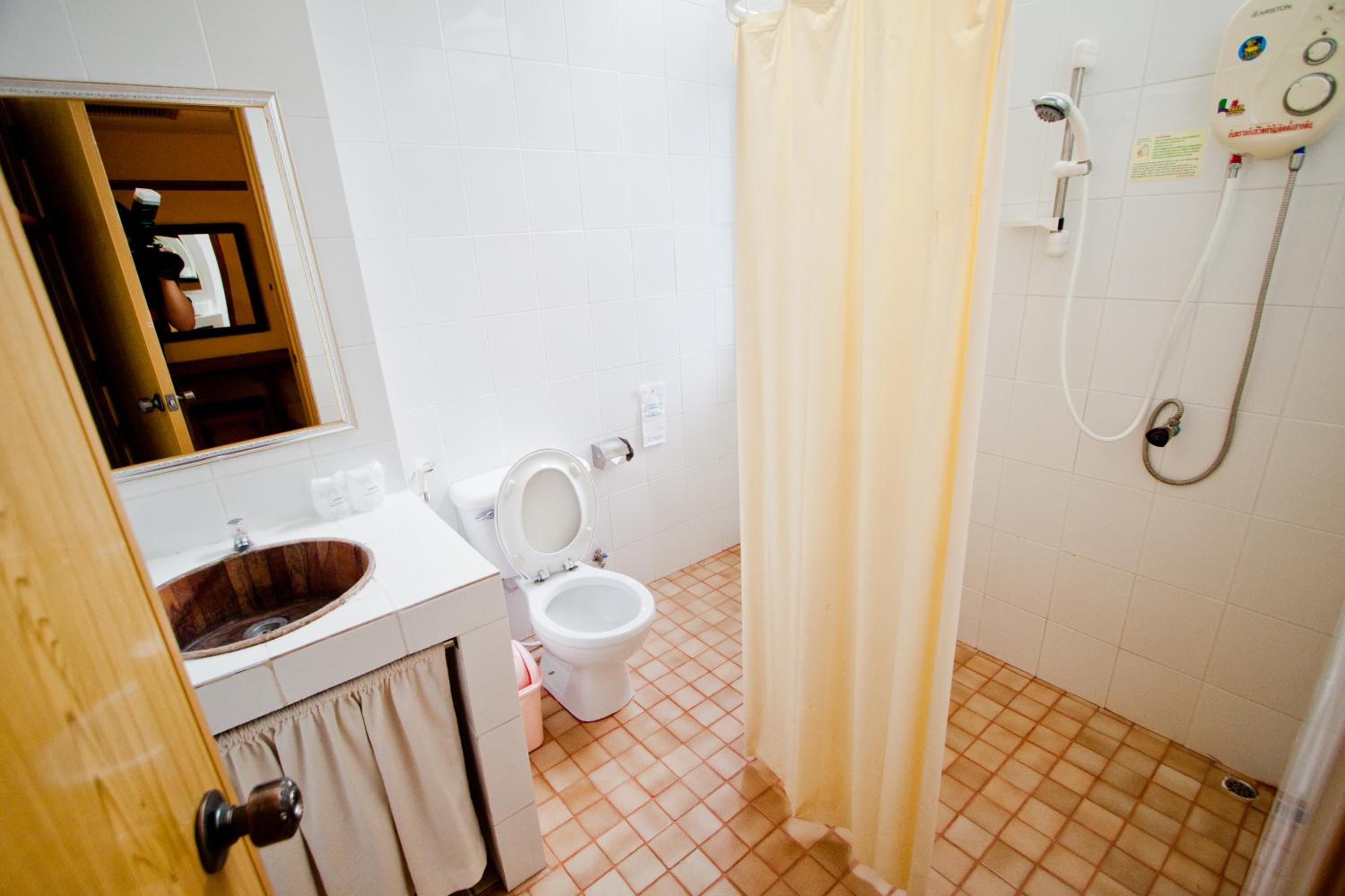 Deluxe Double or Twin Room - Photo 7