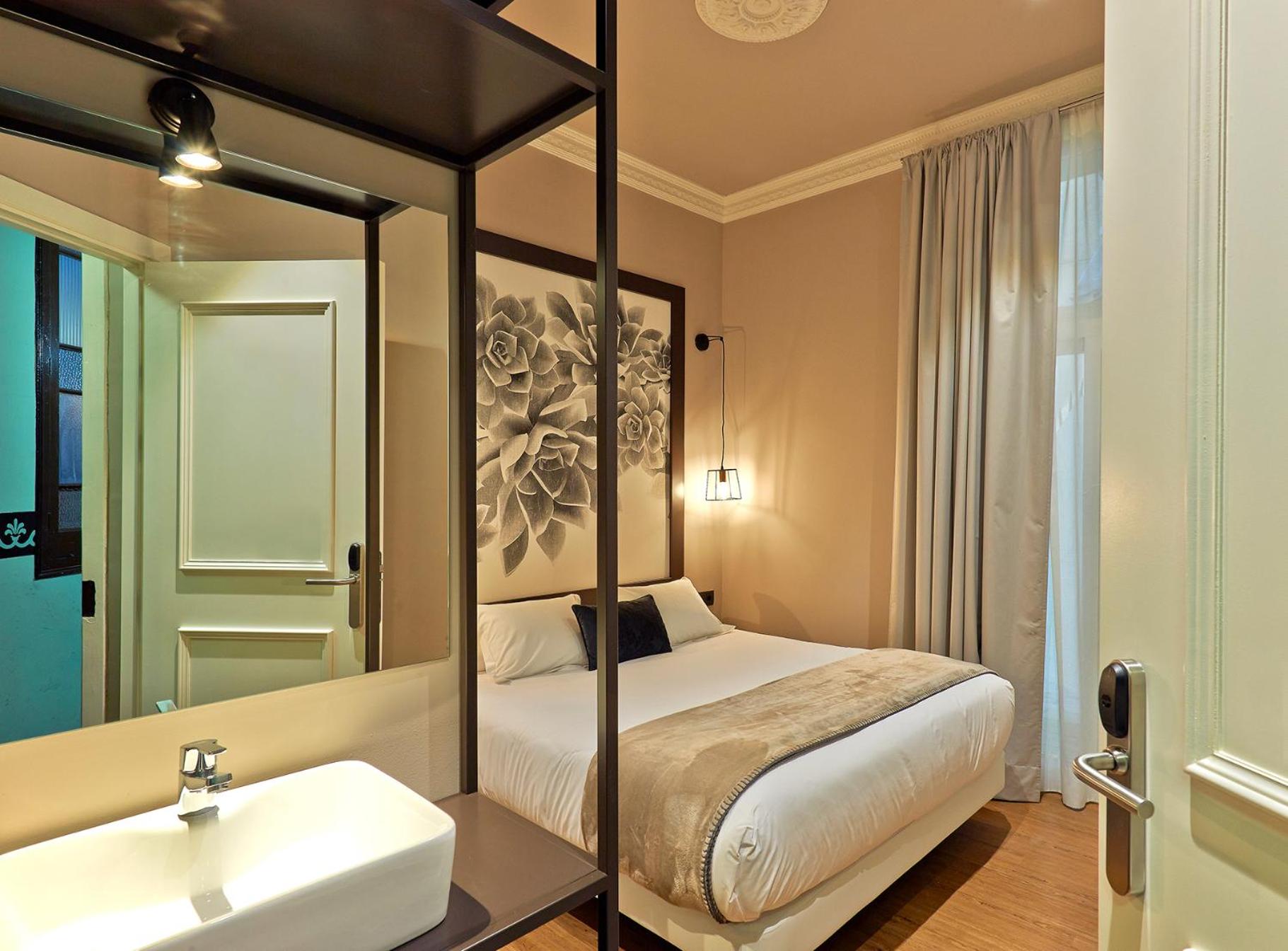 Superior Twin or Double Room photo 2