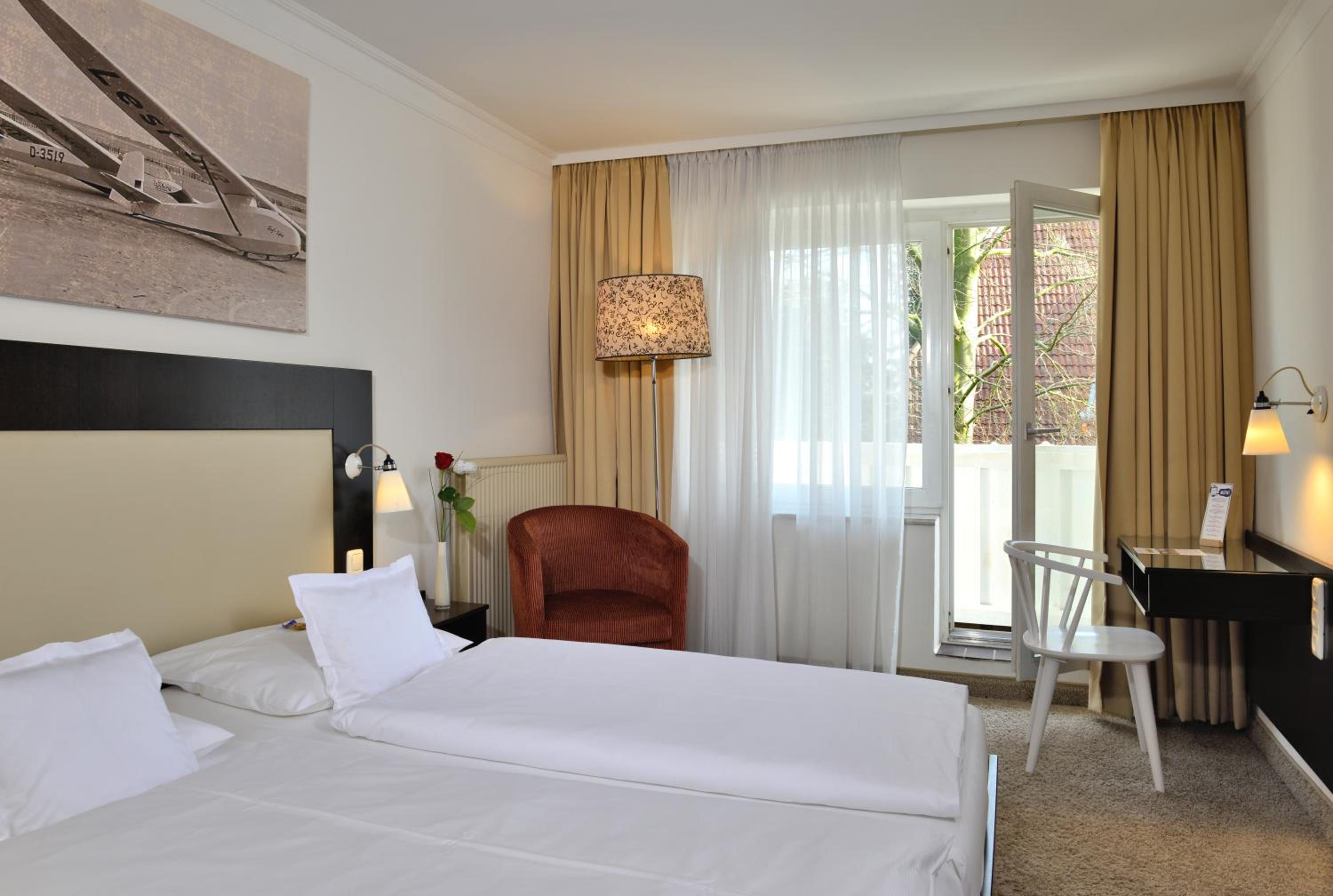 Double Room with Balcony - Photo 4