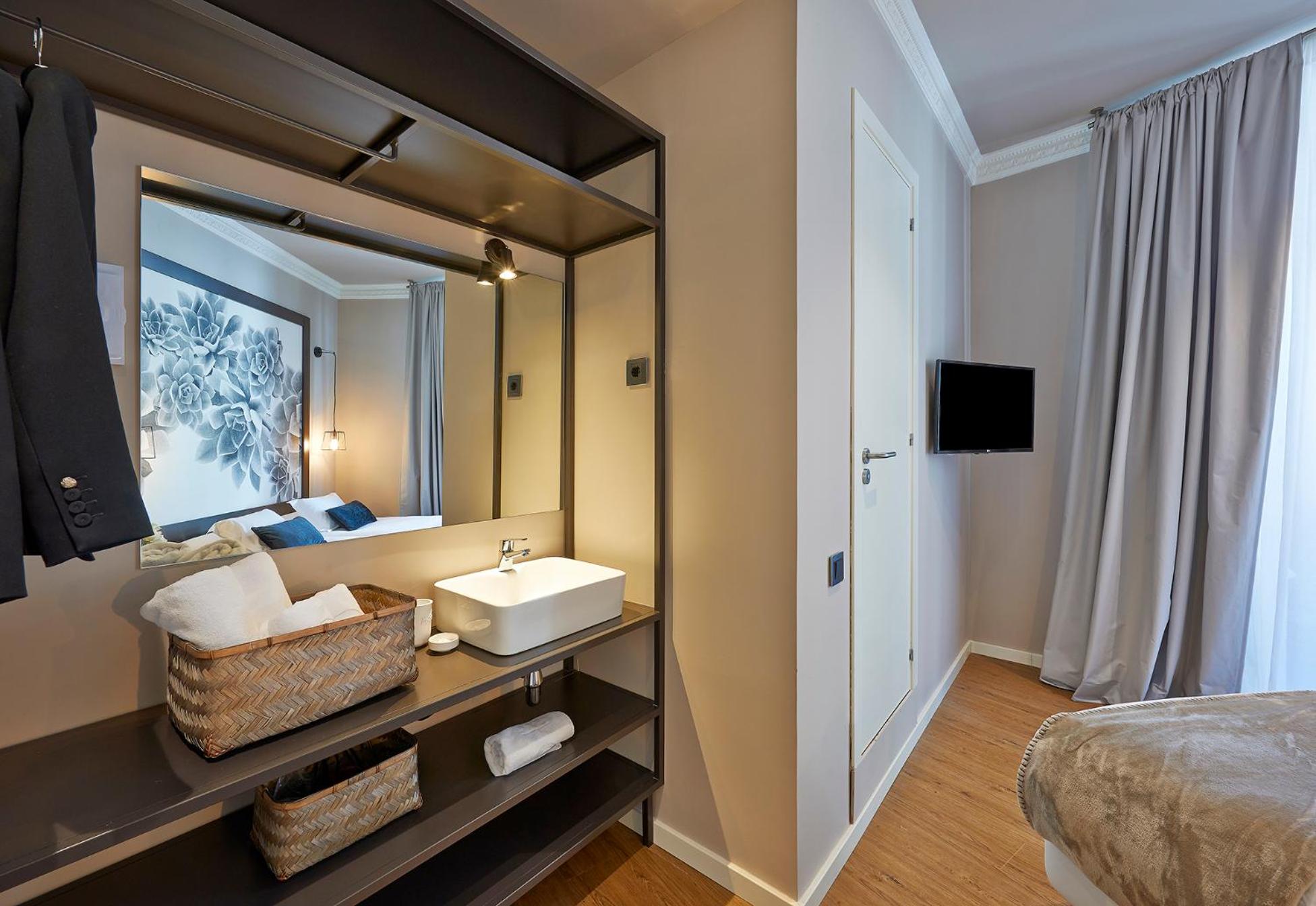 Superior Twin or Double Room photo 3