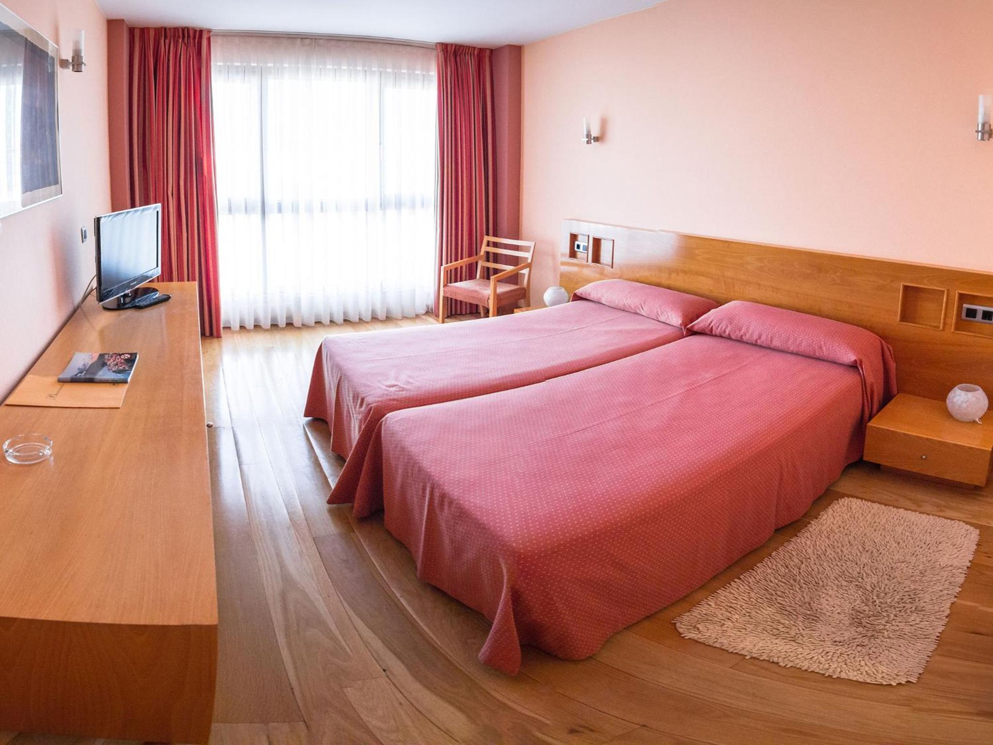 Standard Suite - Photo 2
