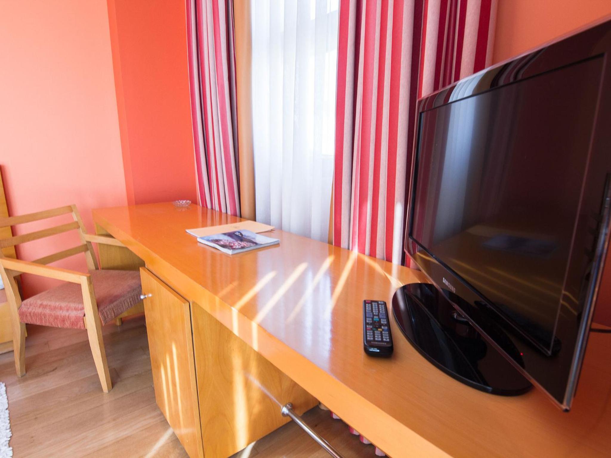 Twin Room - Photo 5