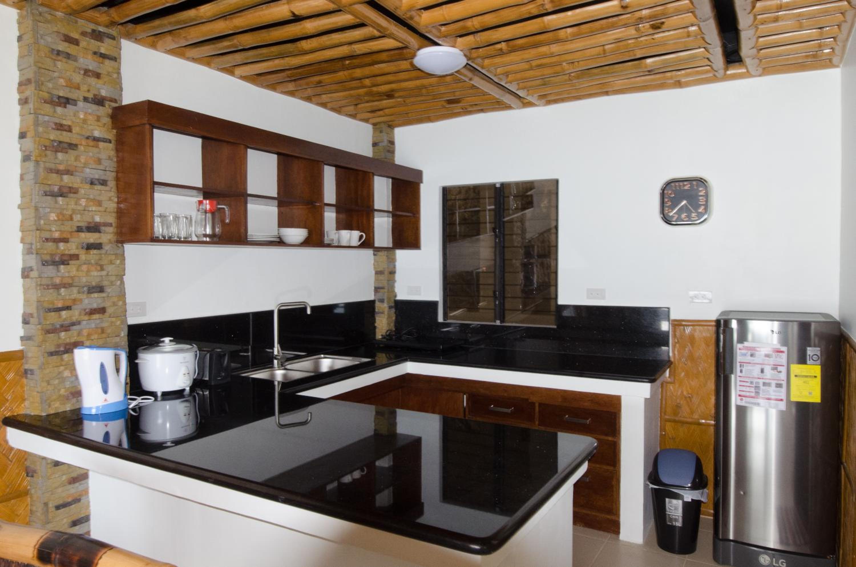 Apartment with Sea View - Photo 14