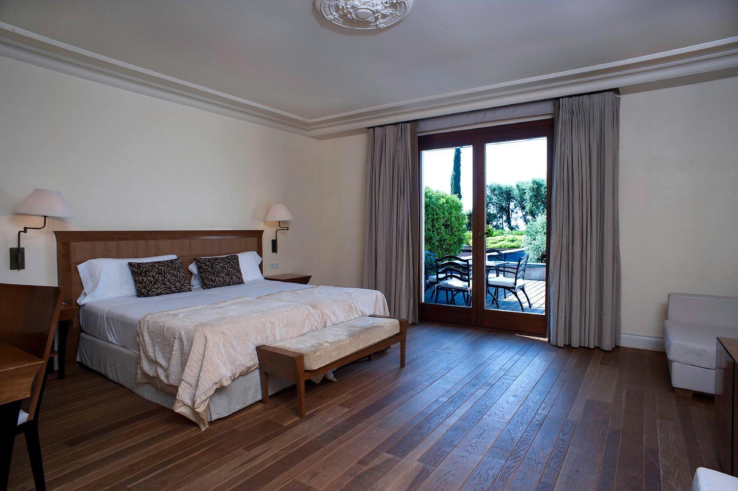 Habitación Doble Superior con Terraza y Vista a la Montaña