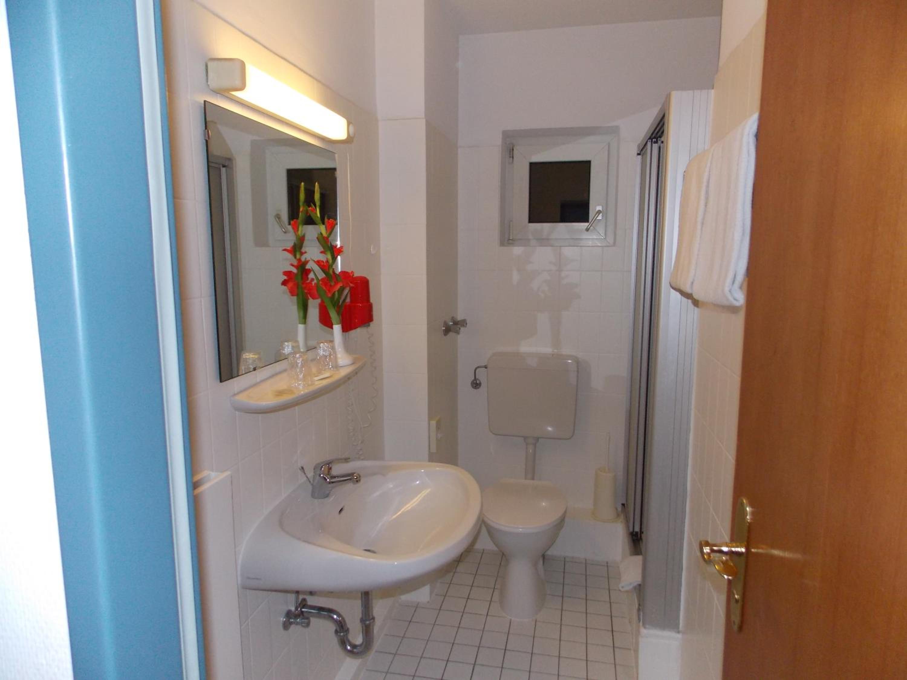 Single Room photo 3