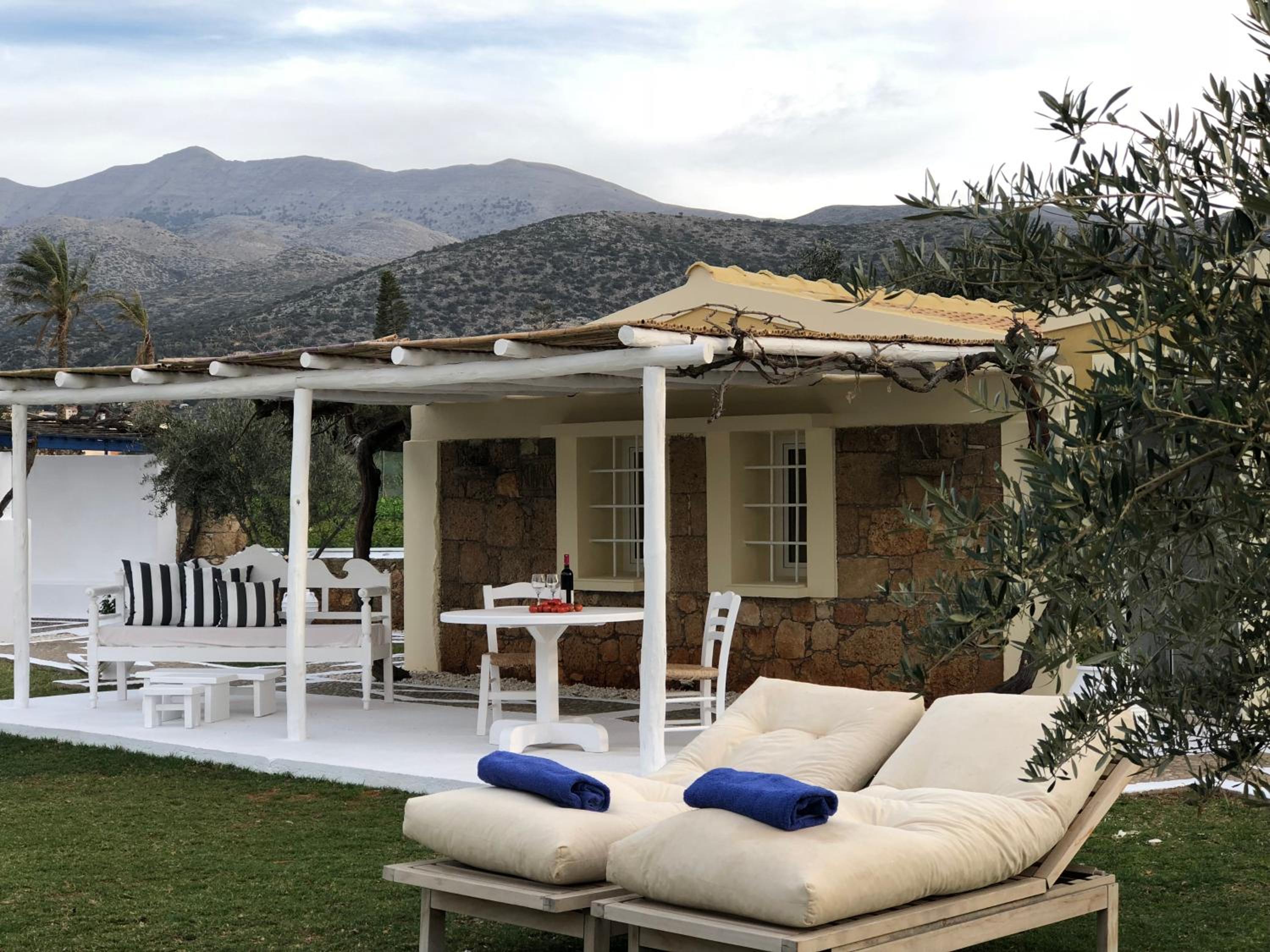 One-Bedroom Villa - Photo 2