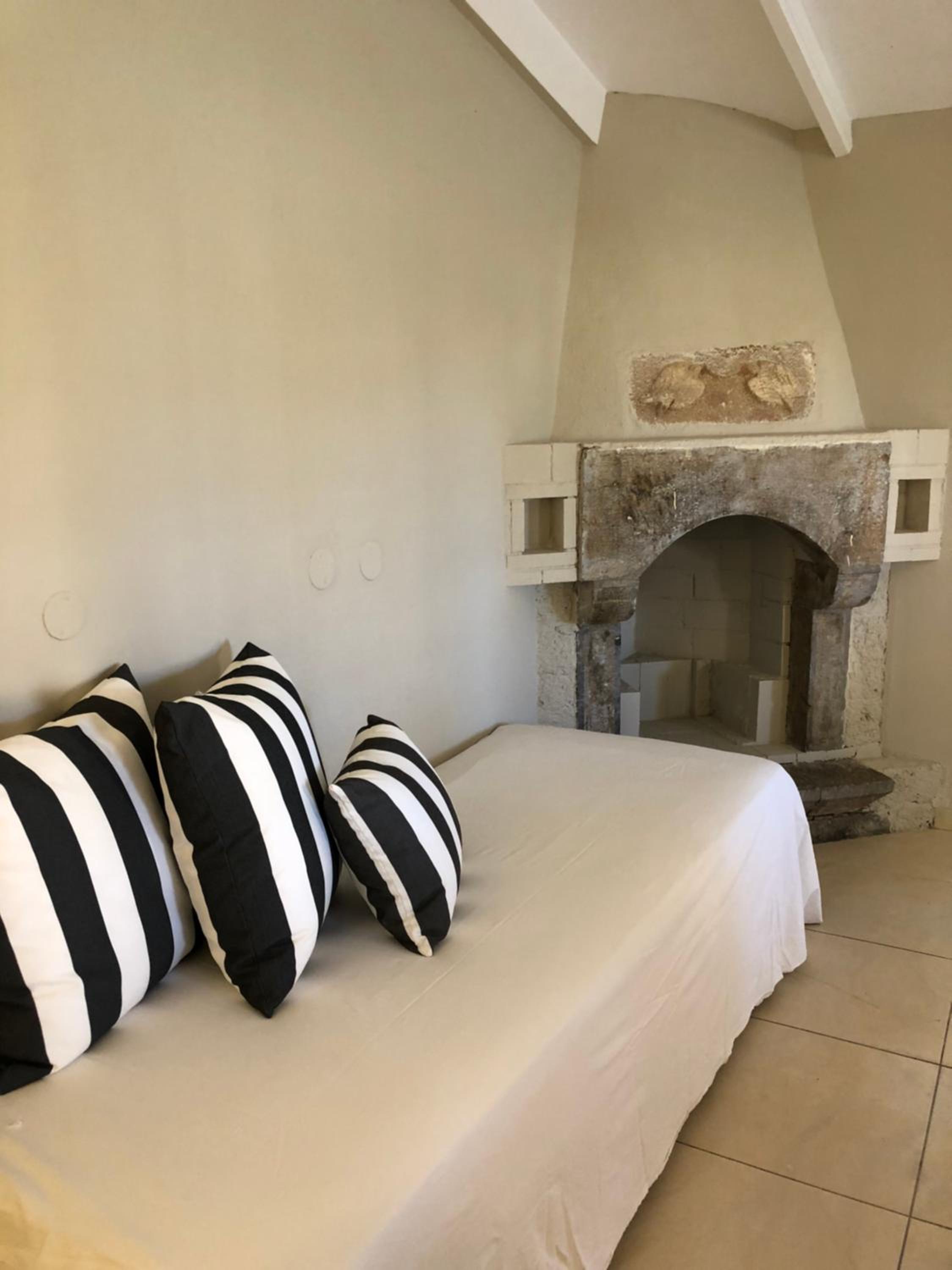 One-Bedroom Villa - Photo 6
