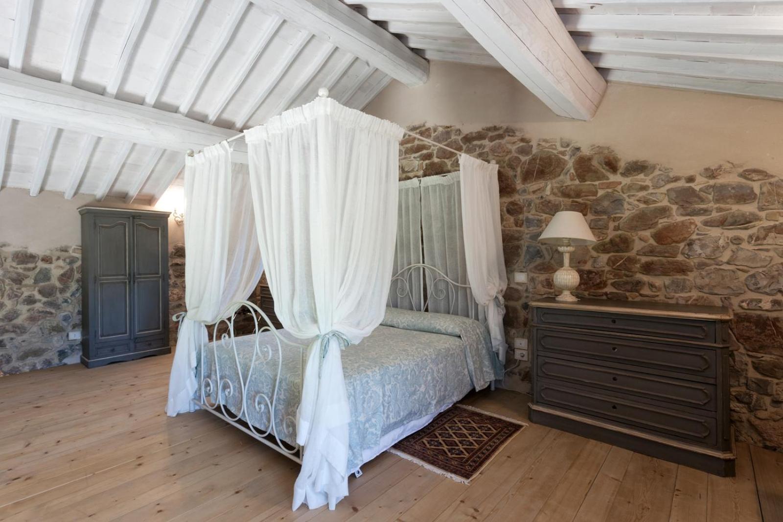 Suite - Photo 2