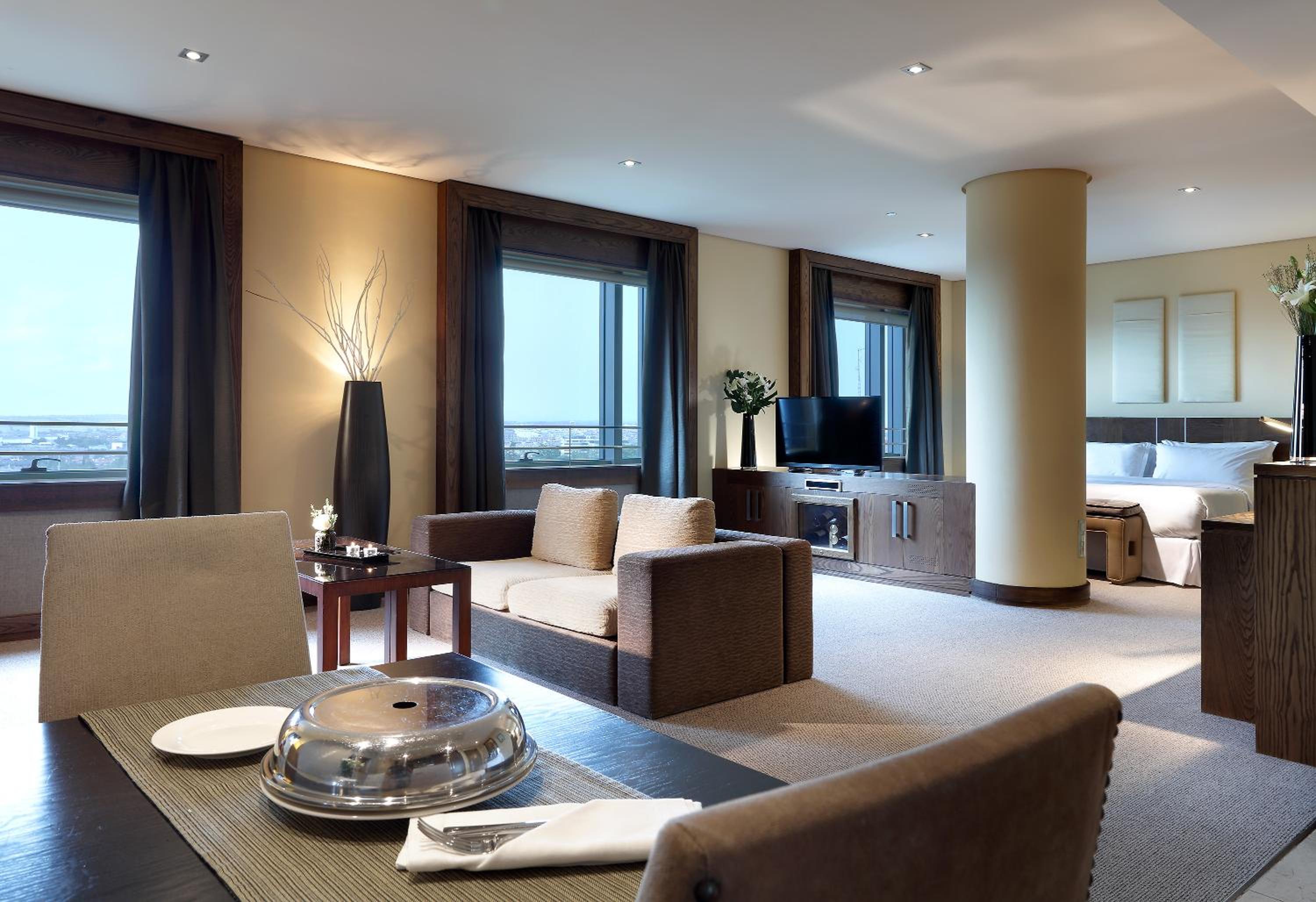 Premium Suite with Hot Tub - Photo 1