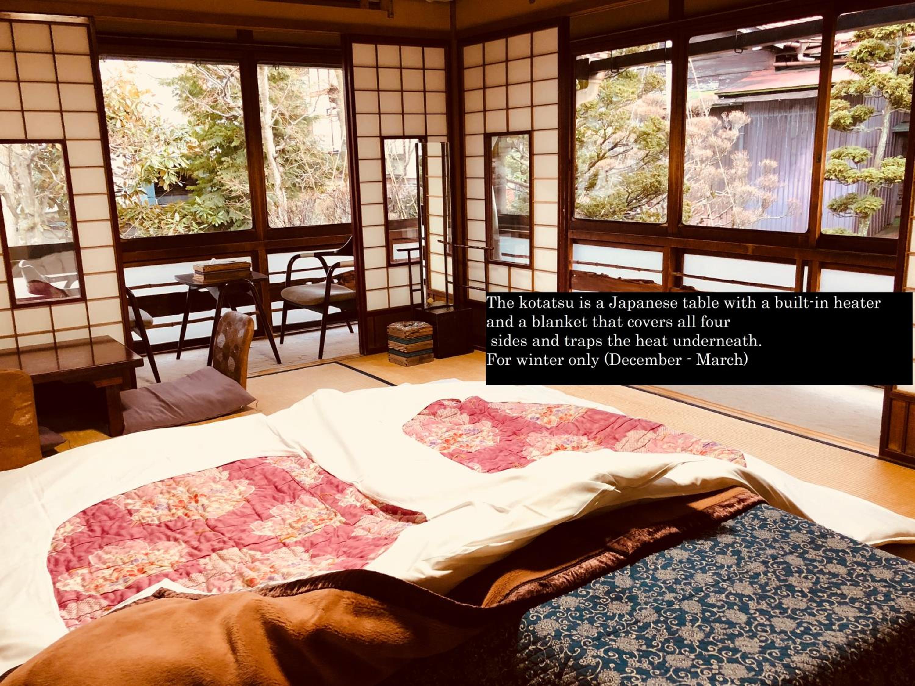 Japanese-Style Superior Twin Room with Shared Bathroom and Garden View photo 2