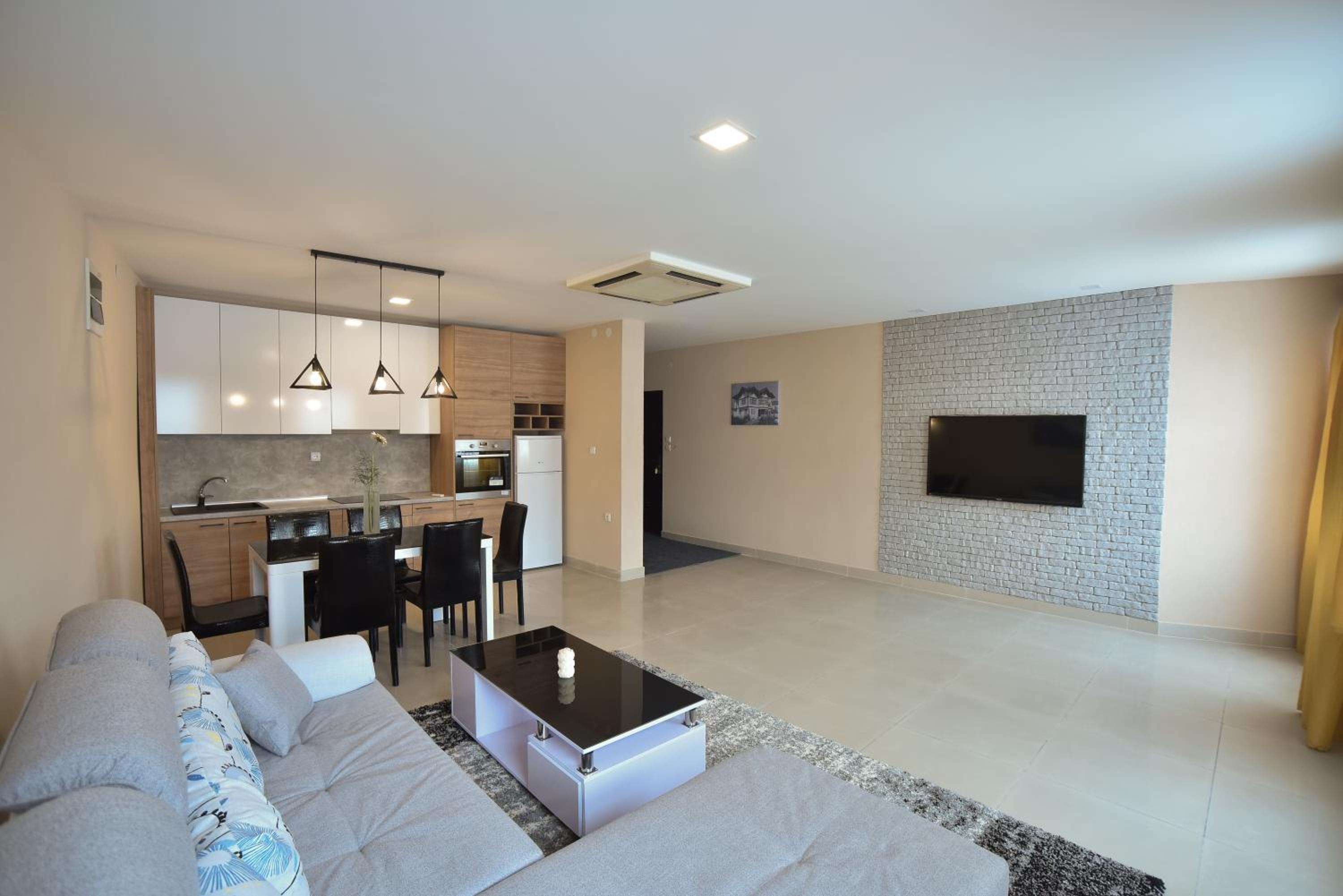 Apartment photo 1