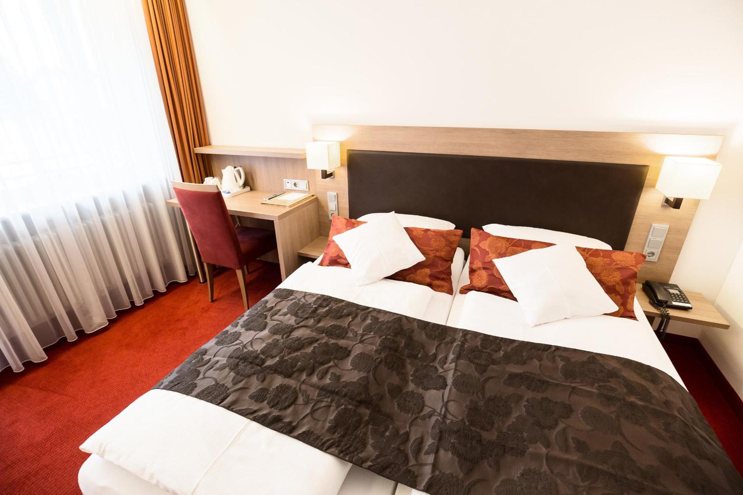 Double Room - Photo 6