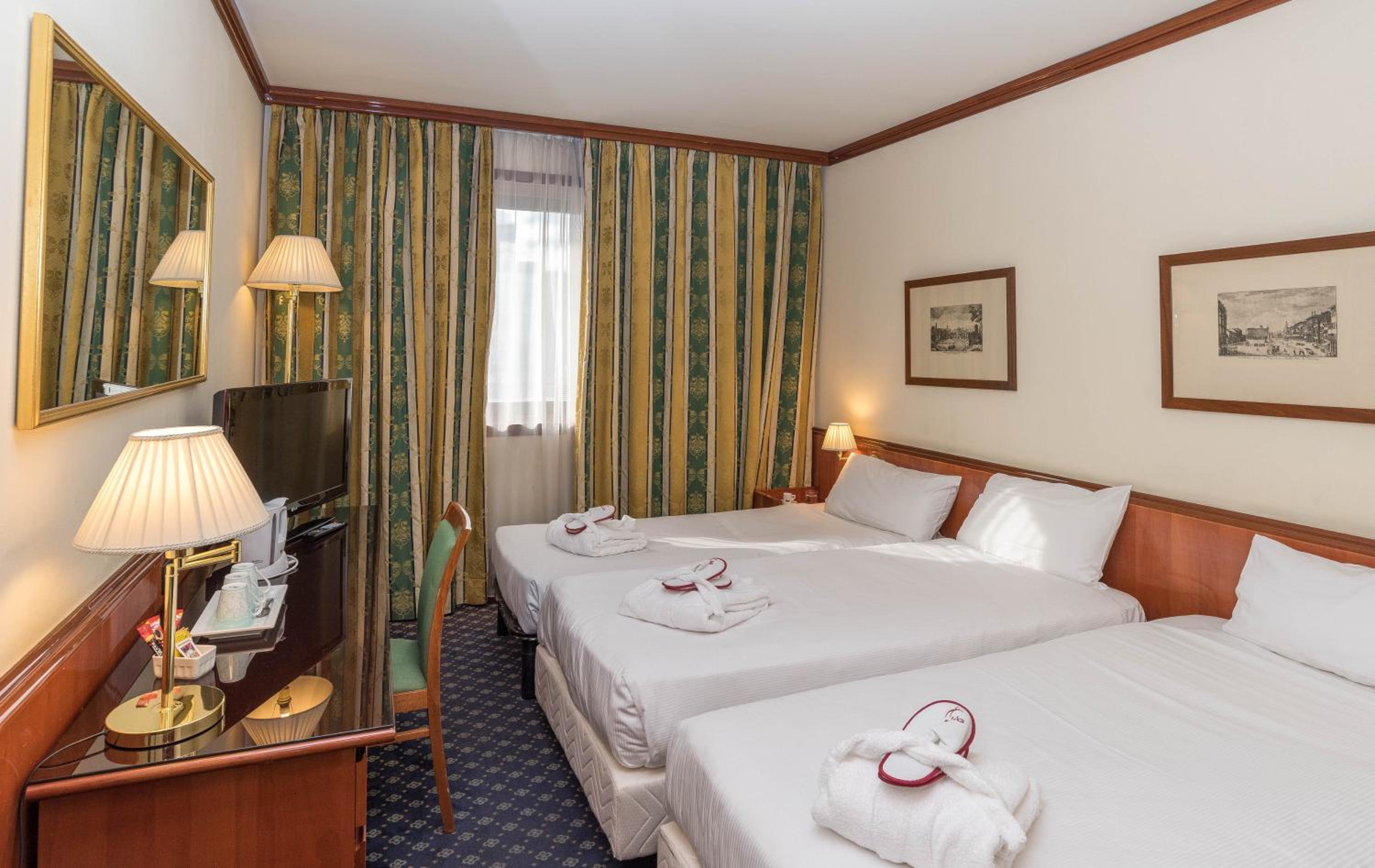 Classic Triple Room - Photo 4