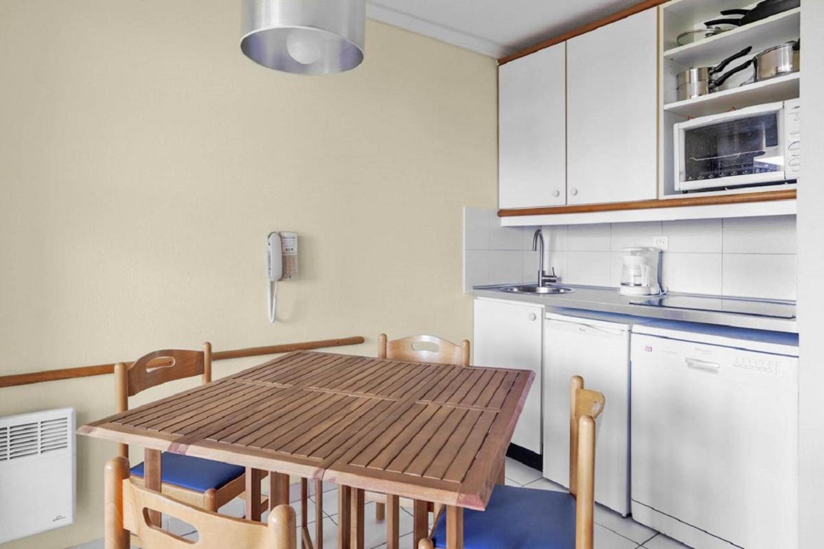 Select One-Bedroom Apartment (5 People) photo 2