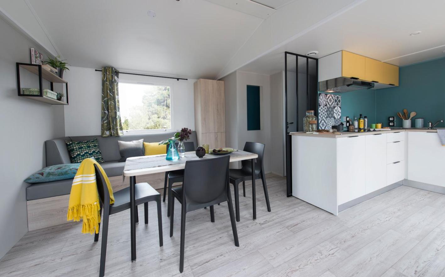 Superior Stacaravan 6 personen (3 slaapkamers) photo 3