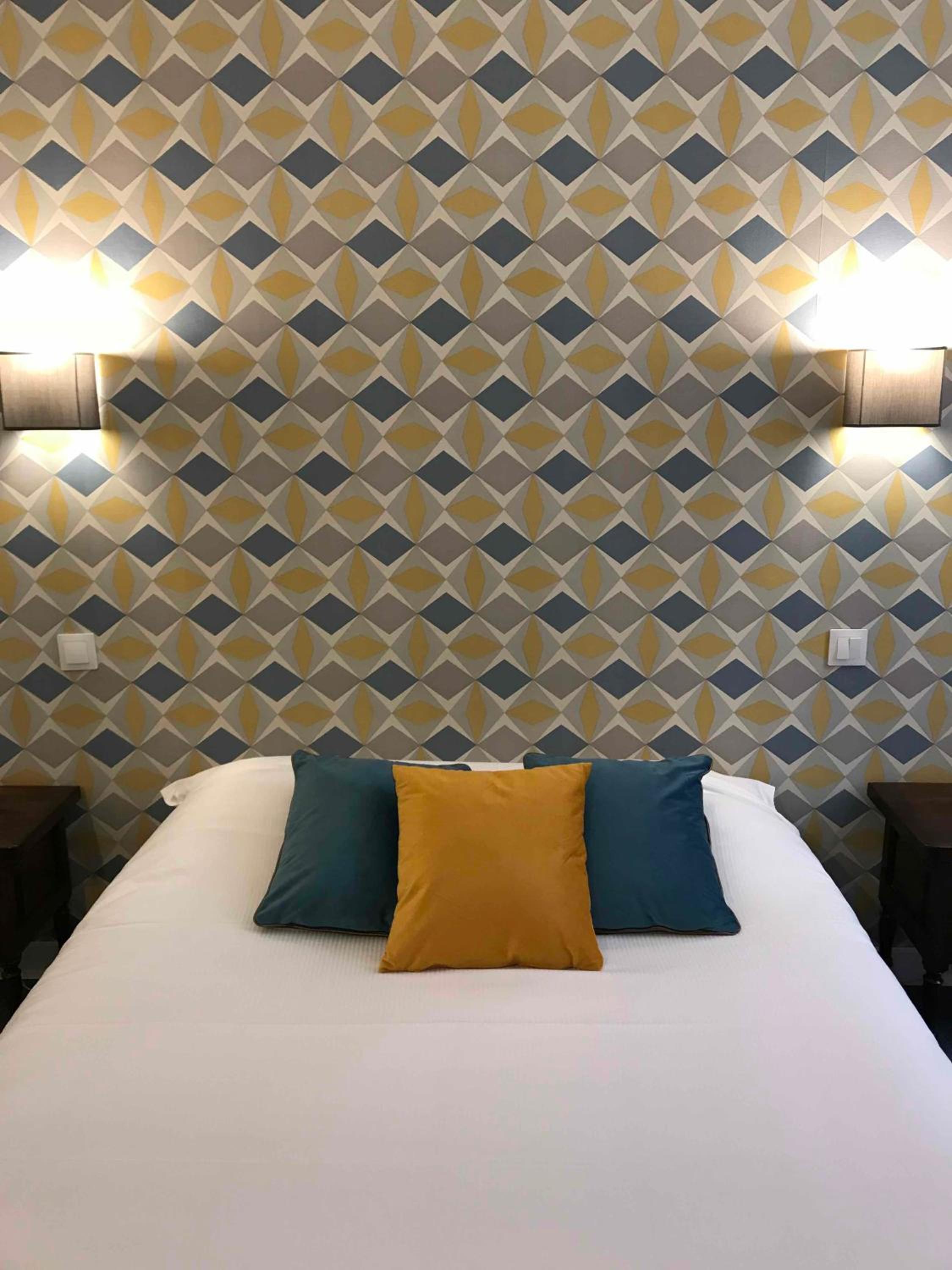 Standard Double Room - Photo 8