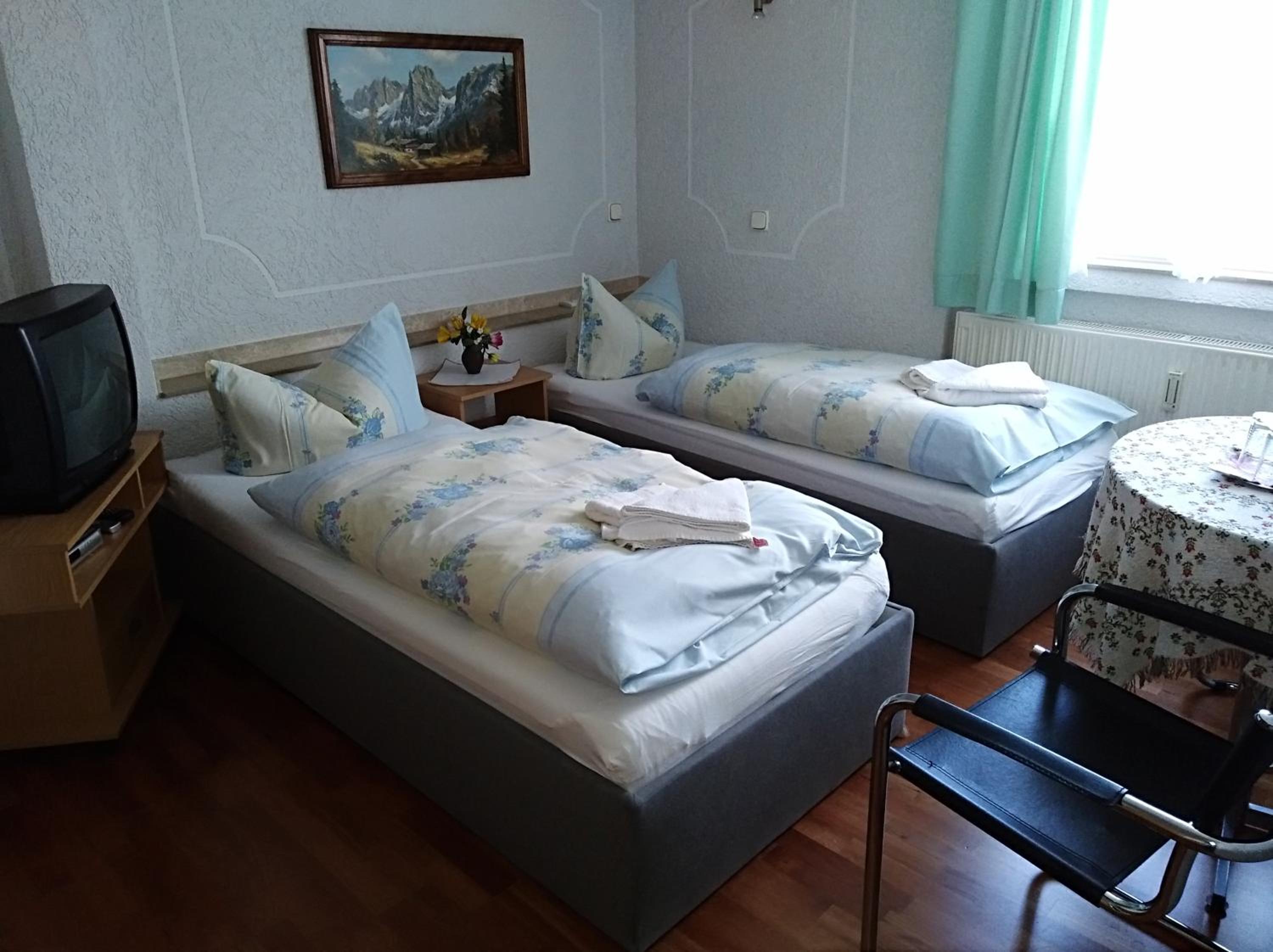 Double Room with Private Bathroom photo 2