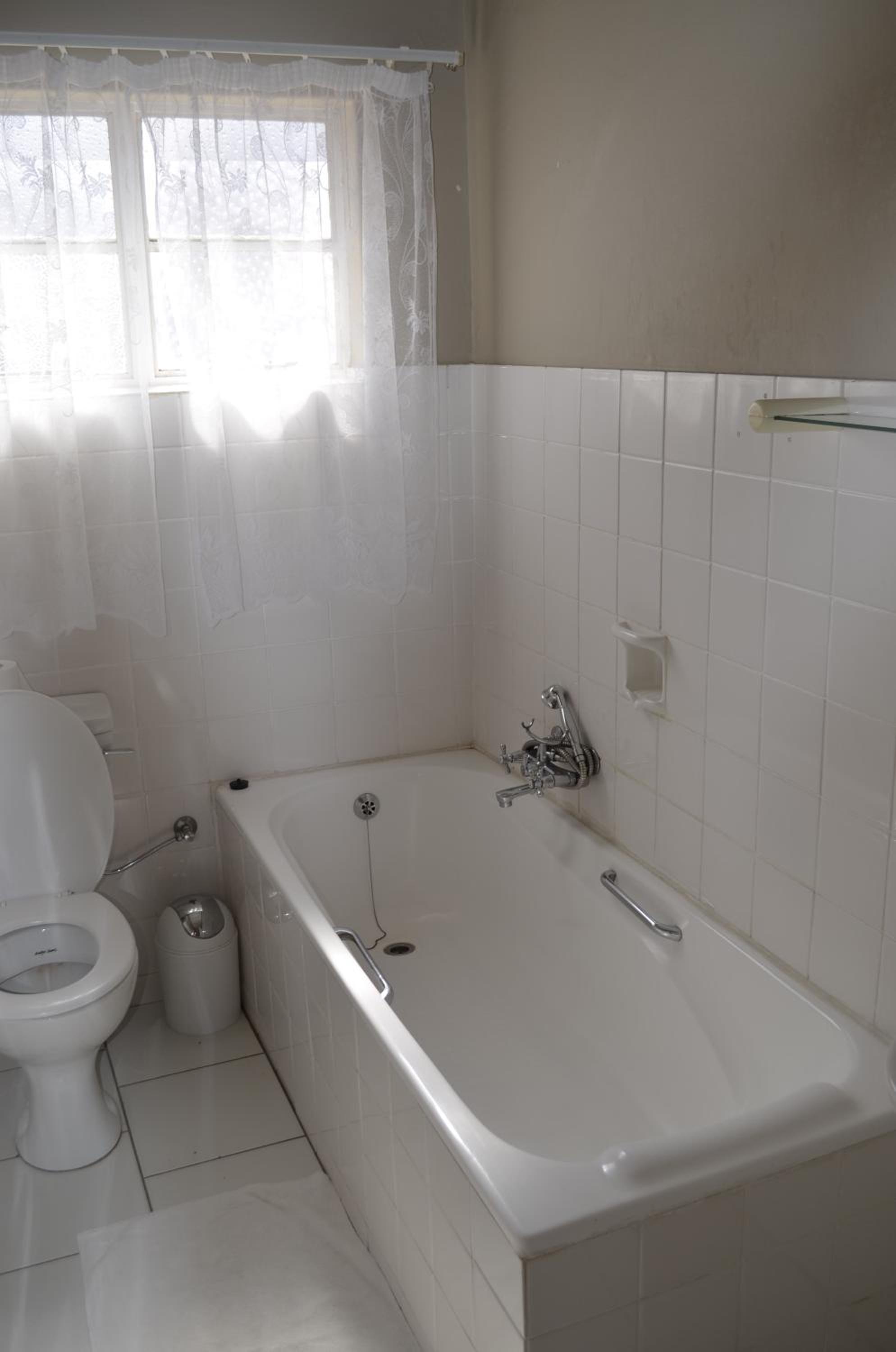 Deluxe Double Room with Bath photo 2