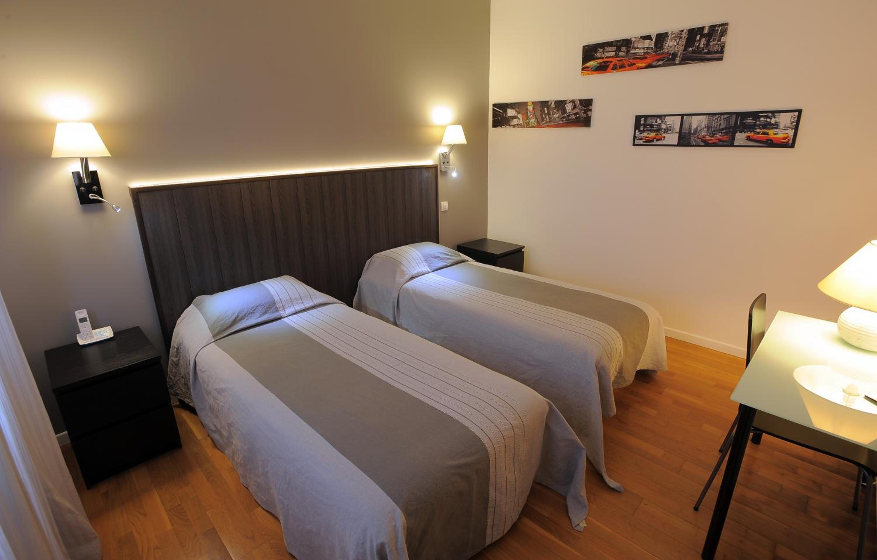 Twin Room - Photo 7