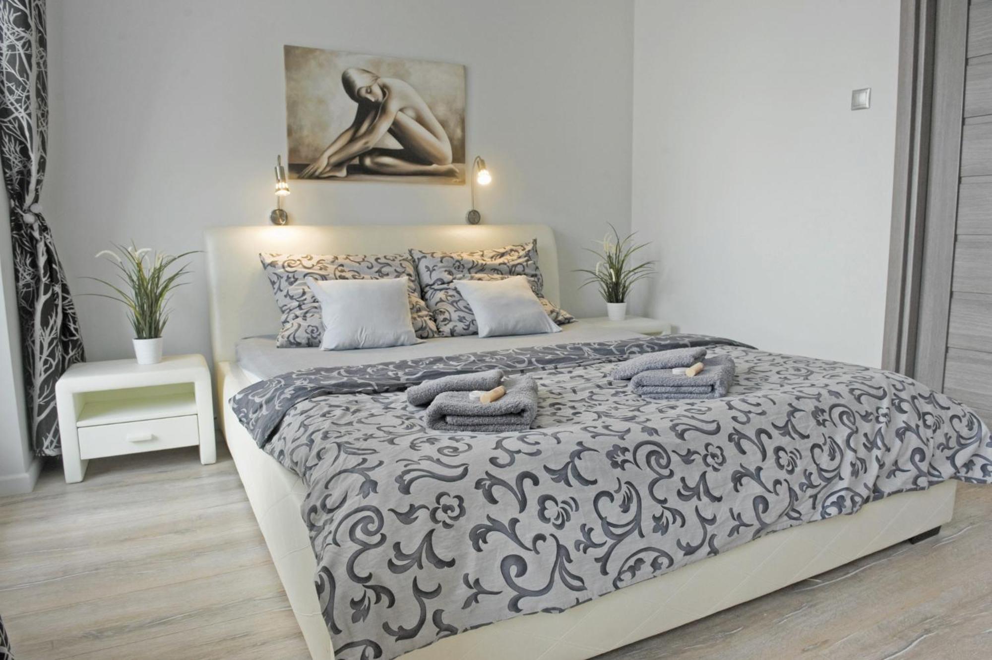 Apartment with Jacuzzi - Photo 1