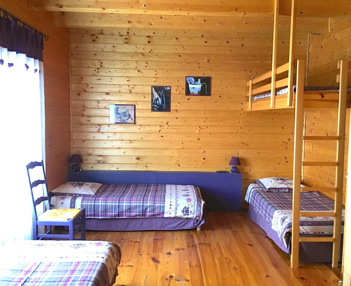Quadruple Room with Private Bathroom photo 3