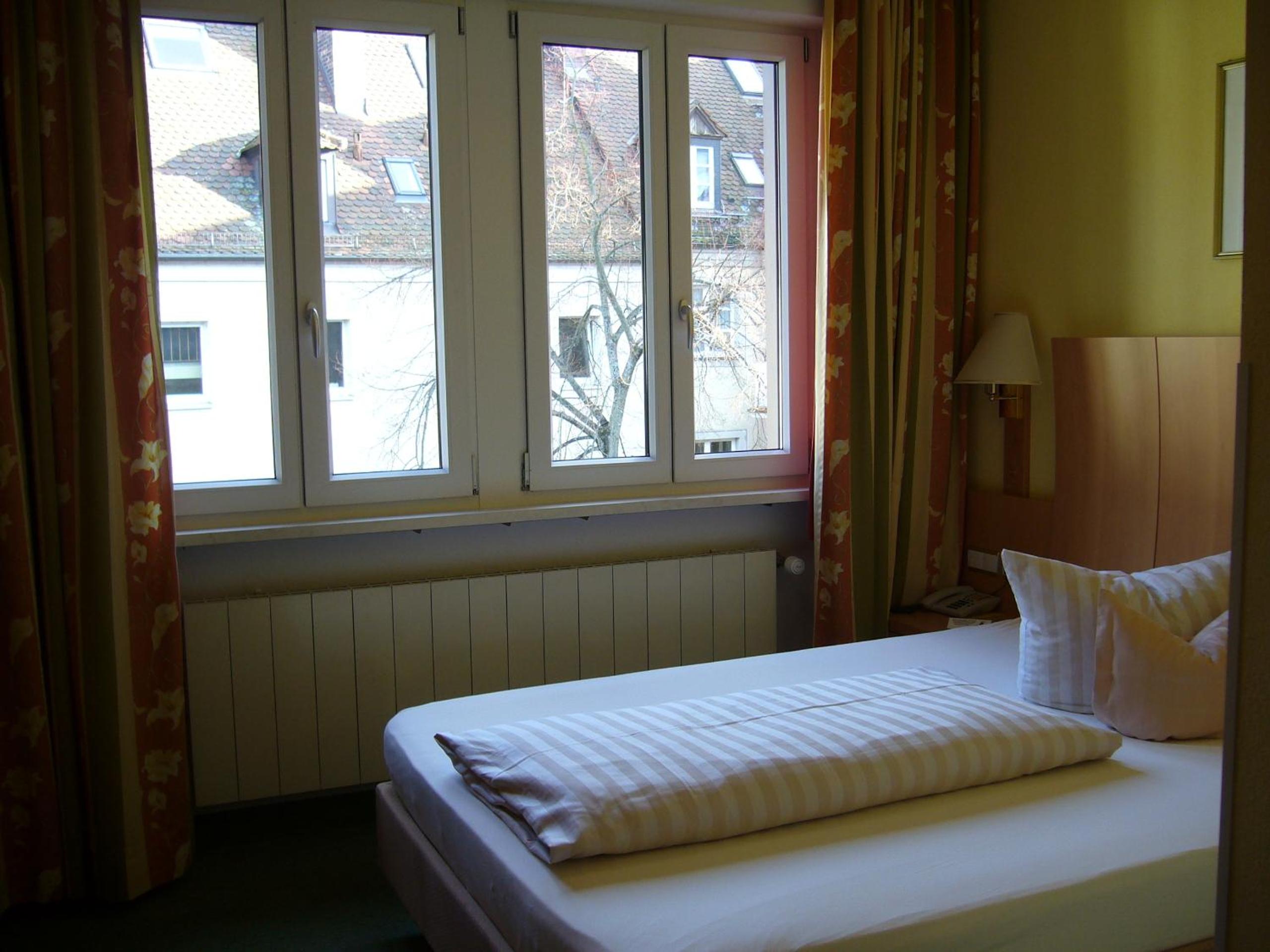 Single Room photo 2