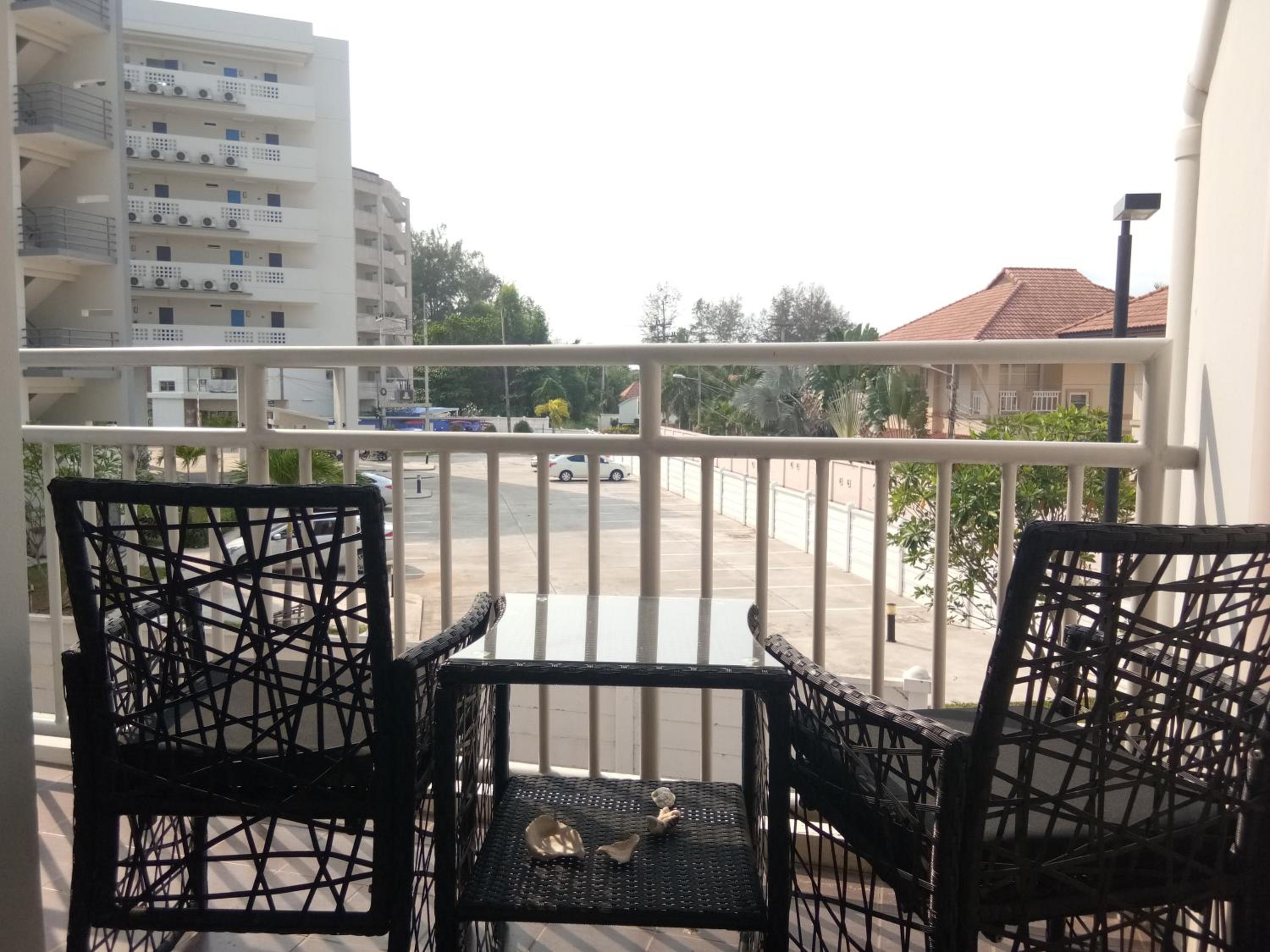 Apartment - Photo 32