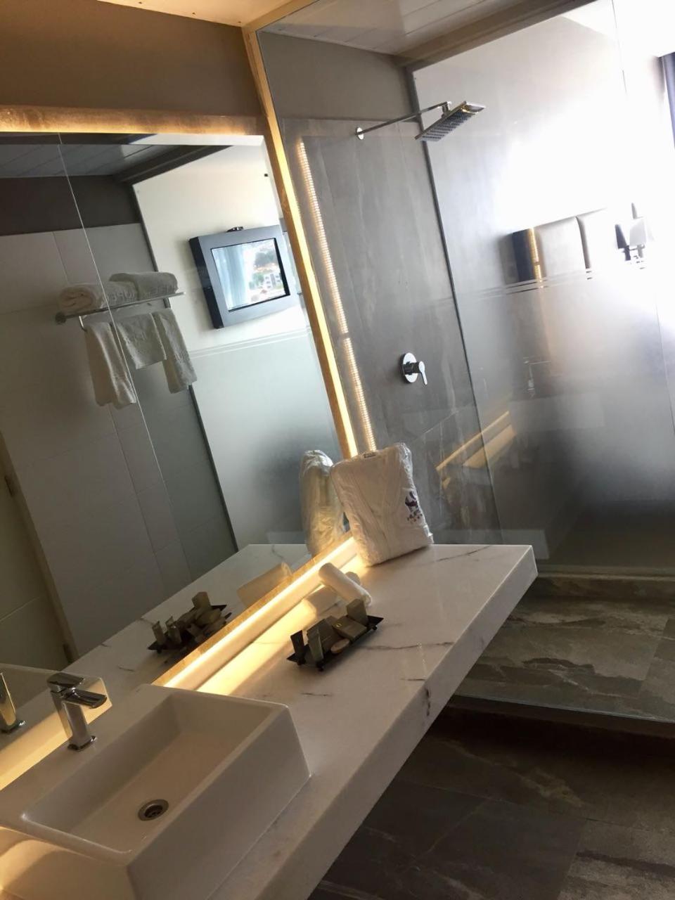 Superior Deluxe Double Or Twin Room  photo 3