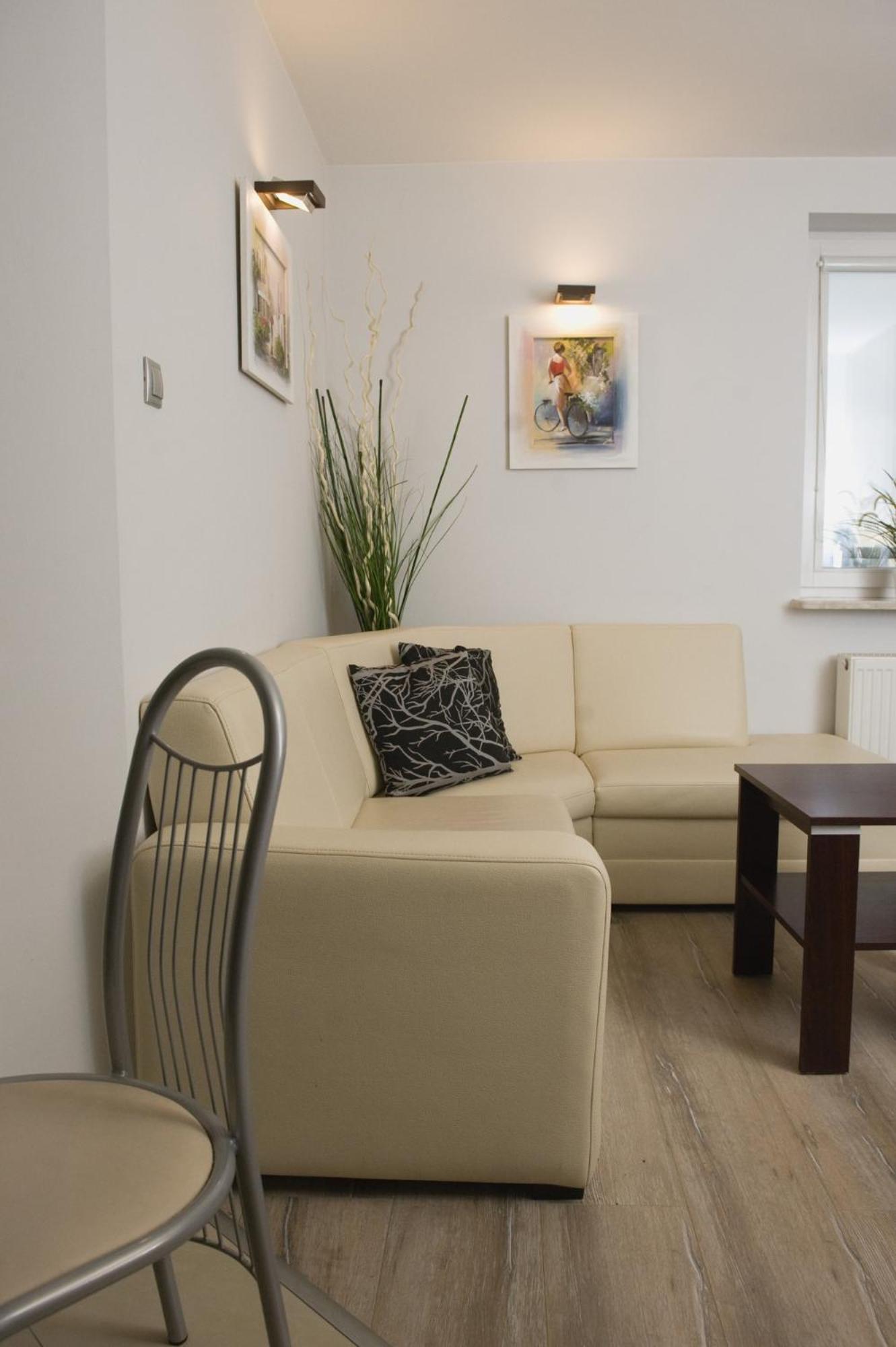 Apartment with Jacuzzi - Photo 18