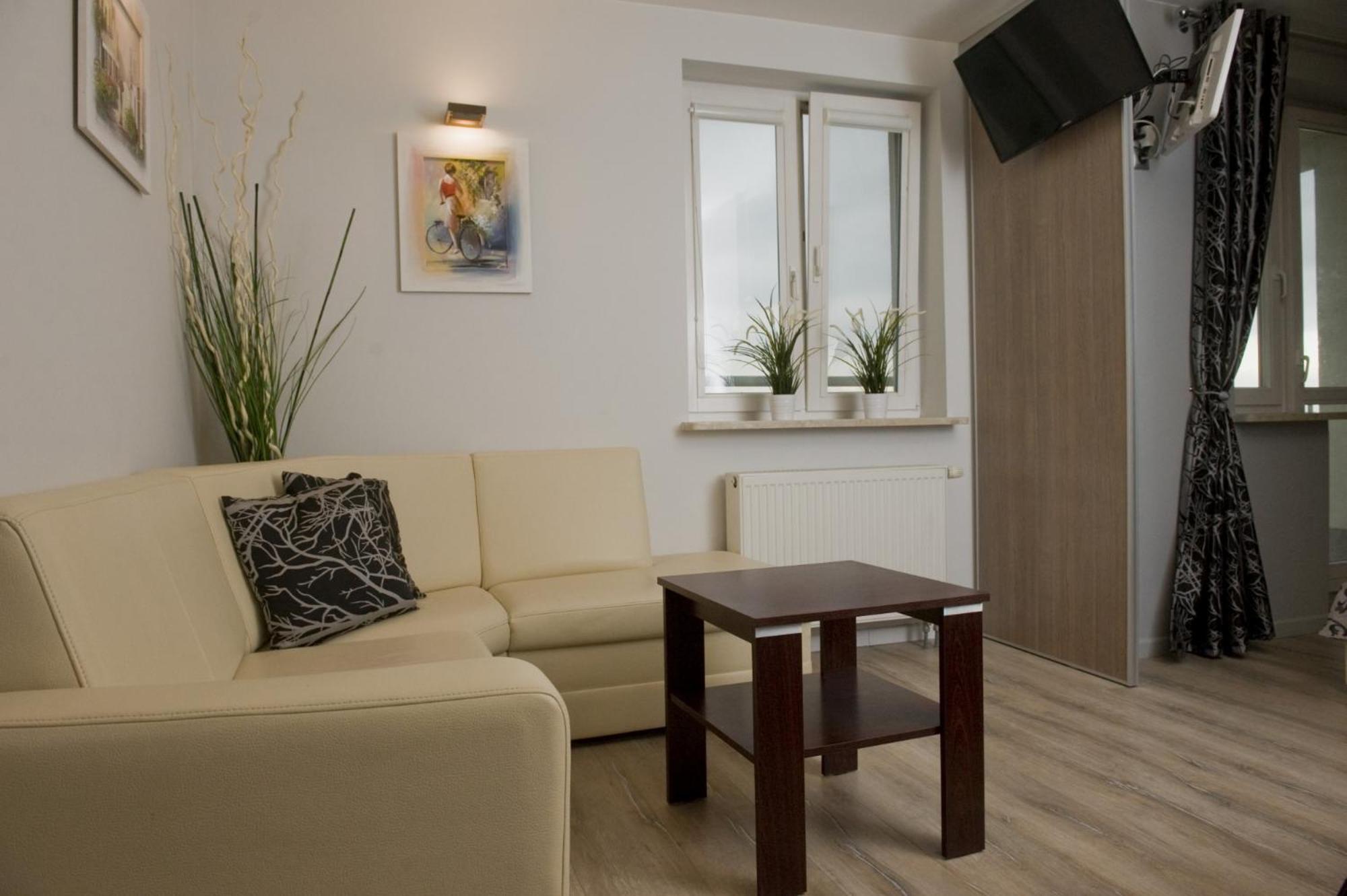 Apartment with Jacuzzi - Photo 15