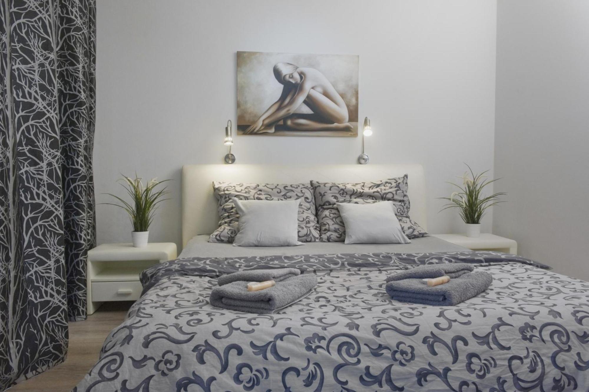 Apartment with Jacuzzi - Photo 9