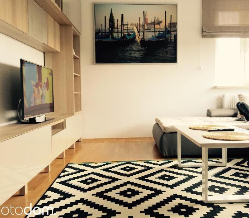 One-Bedroom Apartment - Photo 11
