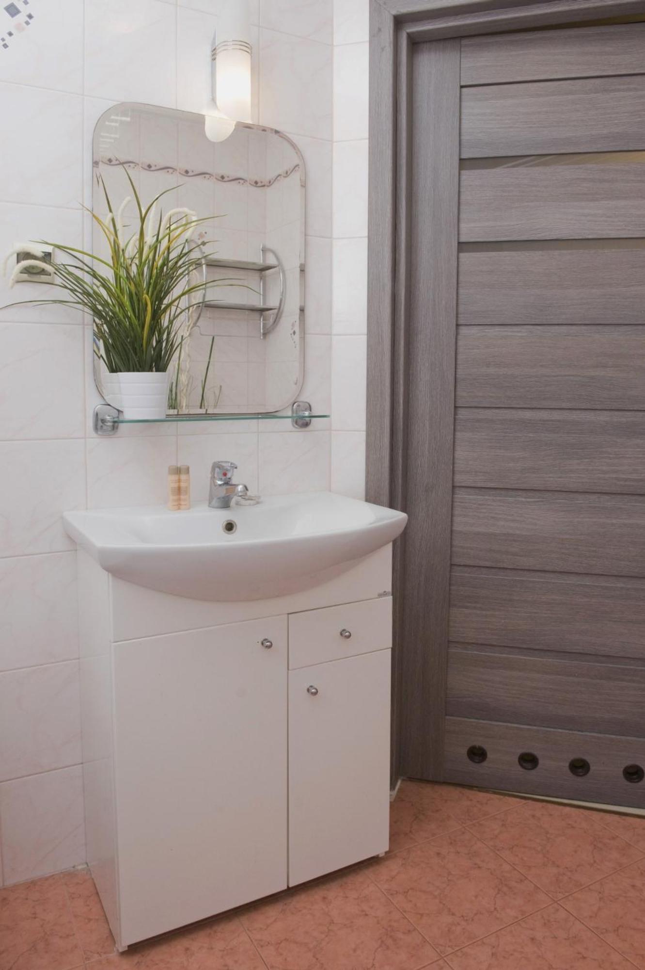 Apartment with Jacuzzi - Photo 23