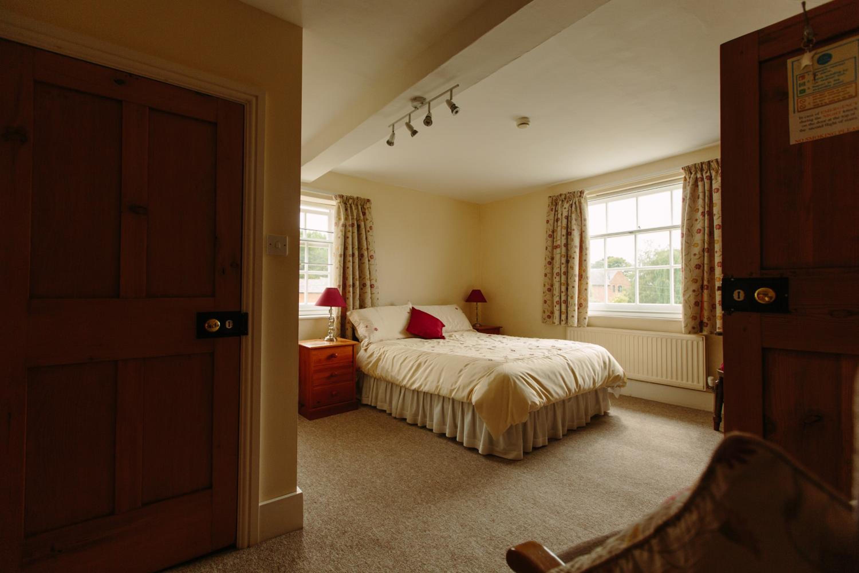 Double Room with Garden View - Photo 11