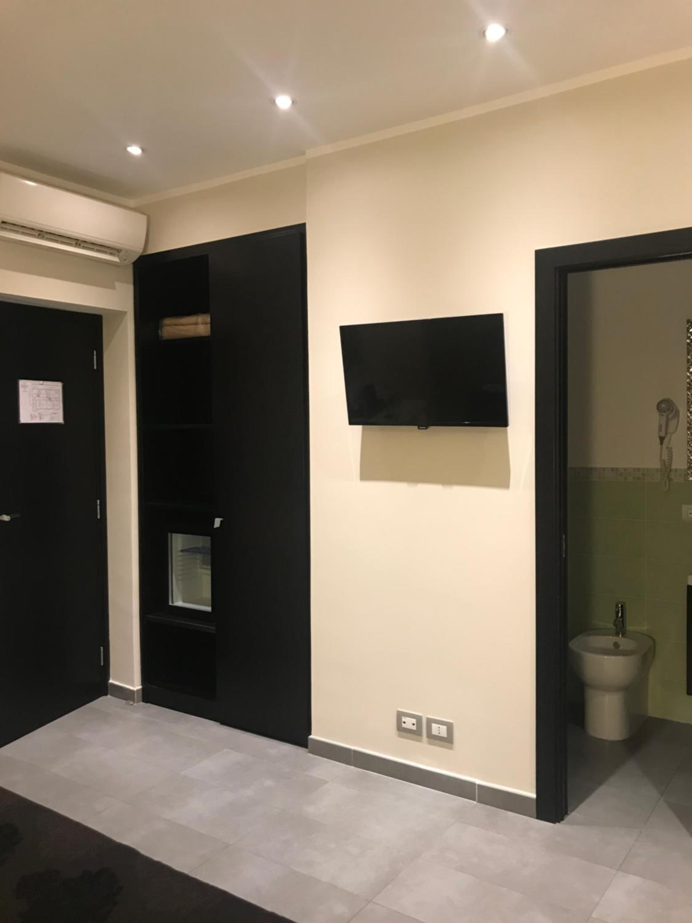 Classic Double or Twin Room photo 3