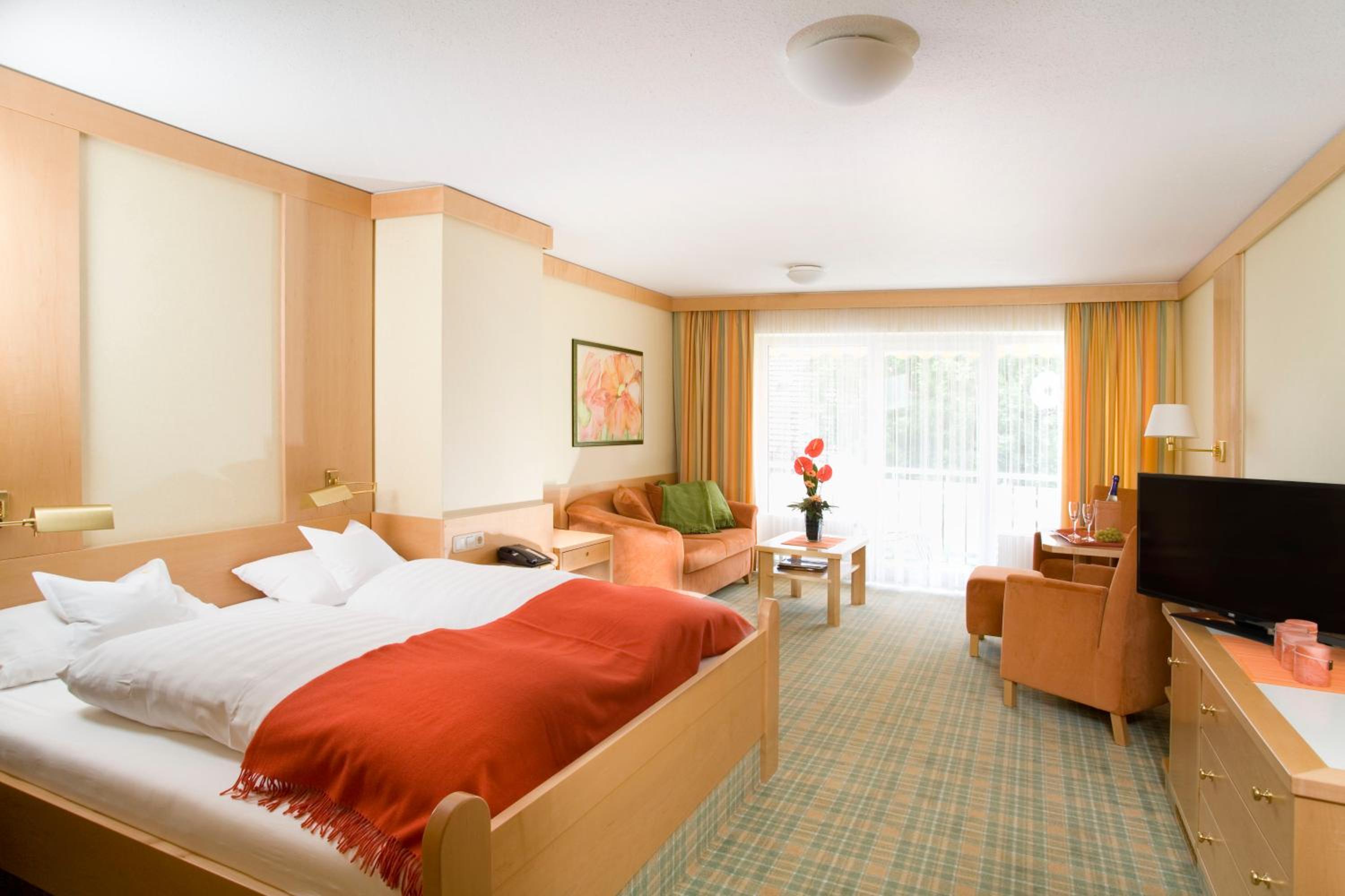 Deluxe Double Room with Balcony - Photo 1