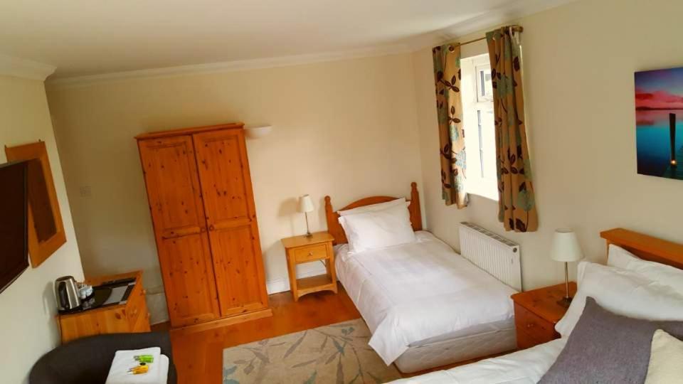 Double Room with Private Bathroom - Photo 11