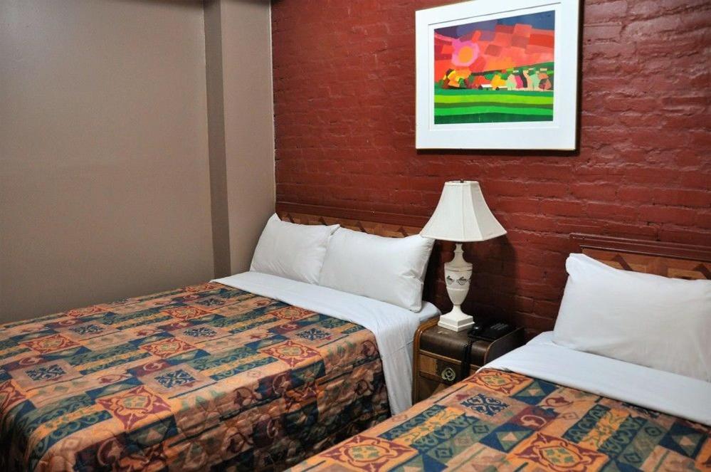 Hotel Ste-Catherine — photo 16