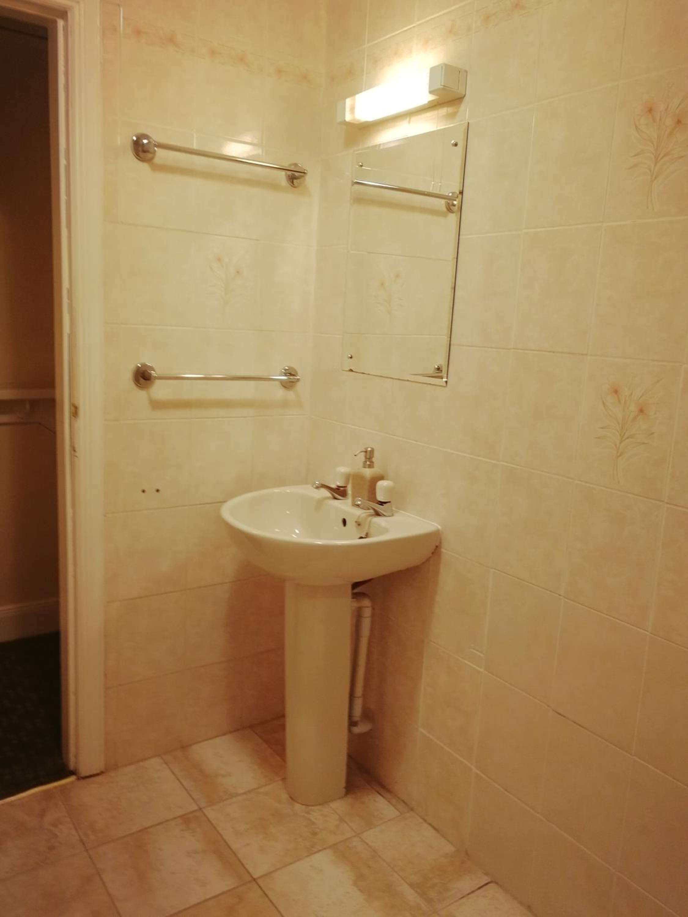 Family Room with Bathroom photo 2