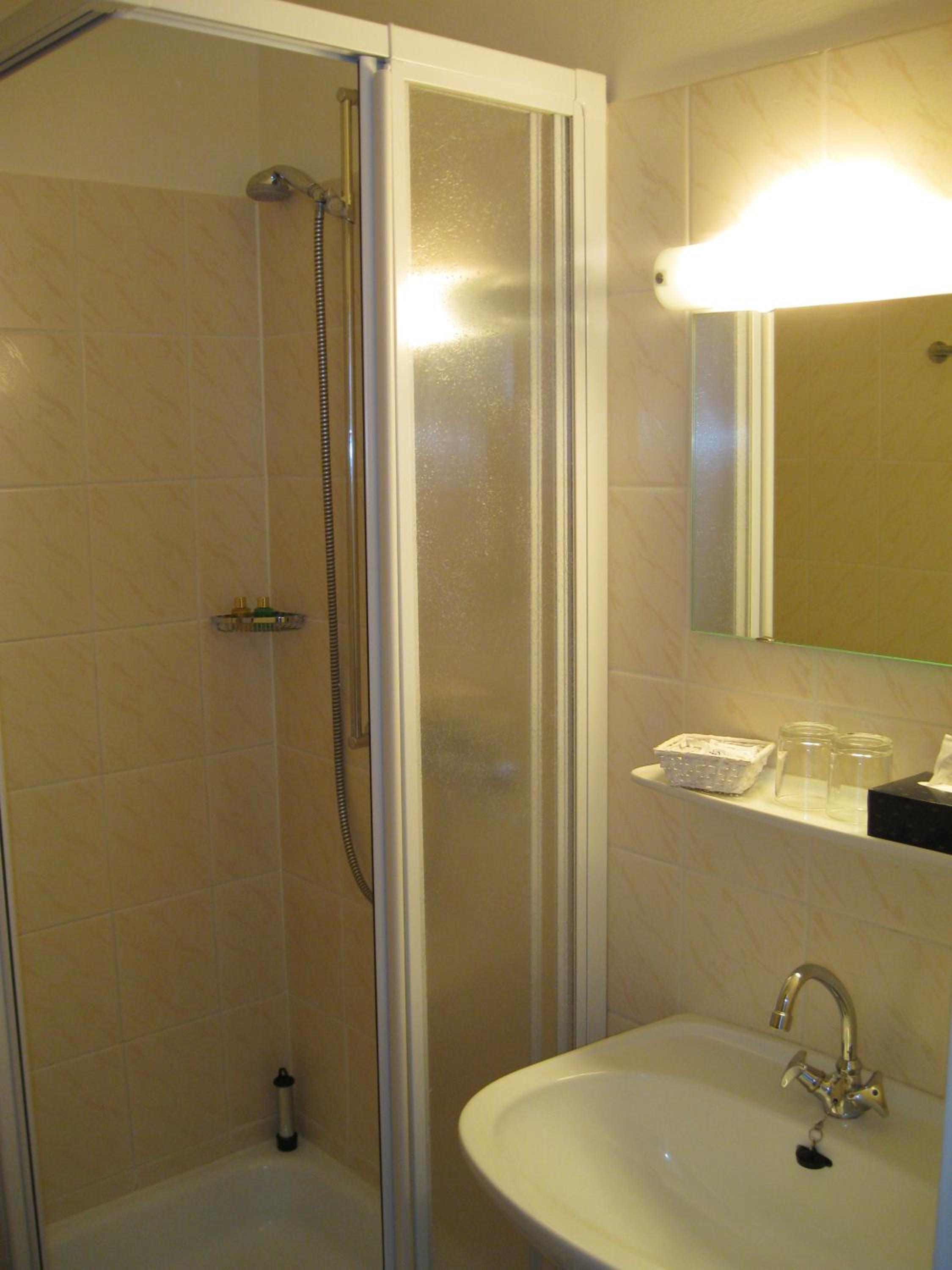 Double Room - Photo 15