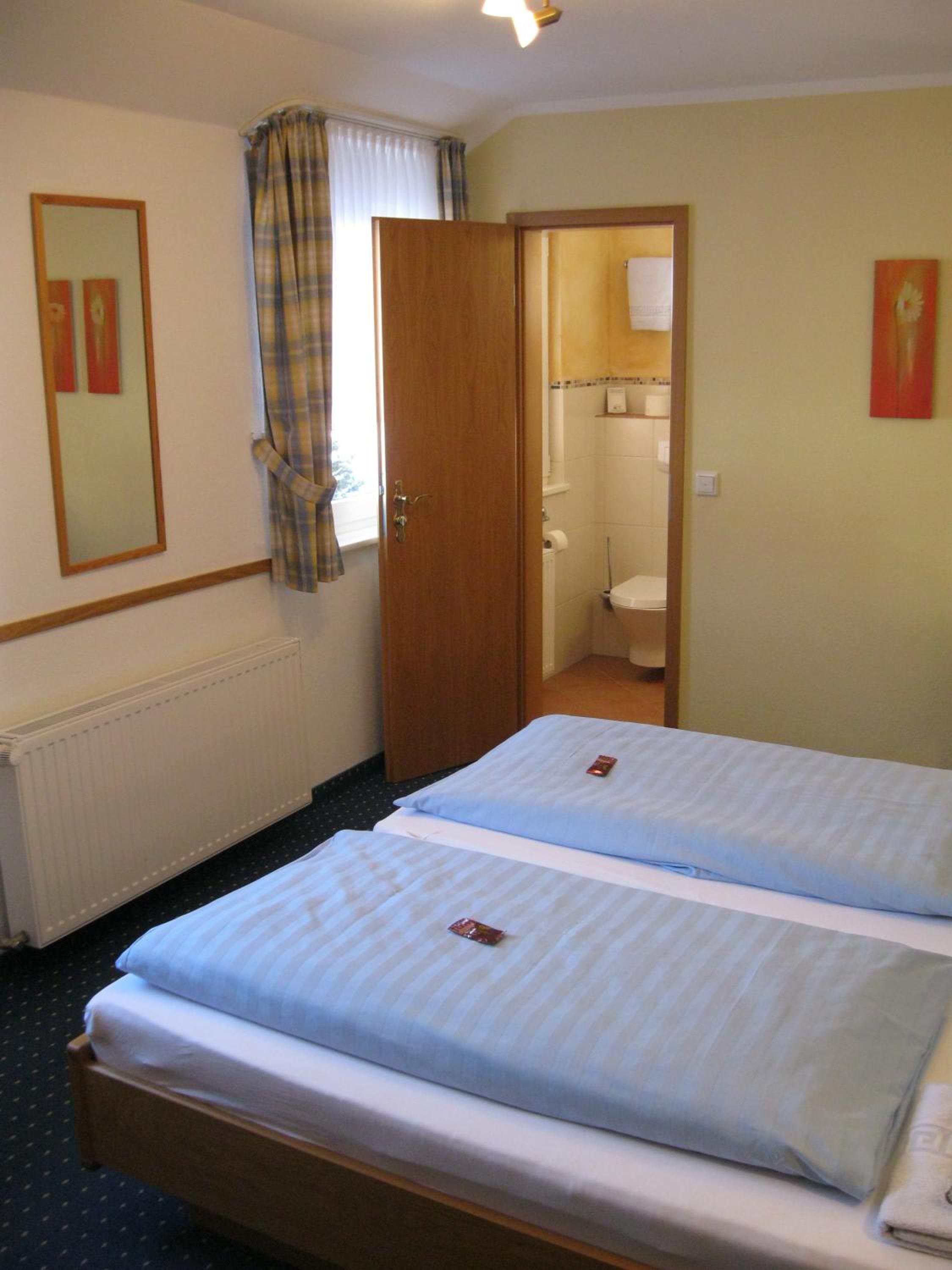 Double Room - Photo 19