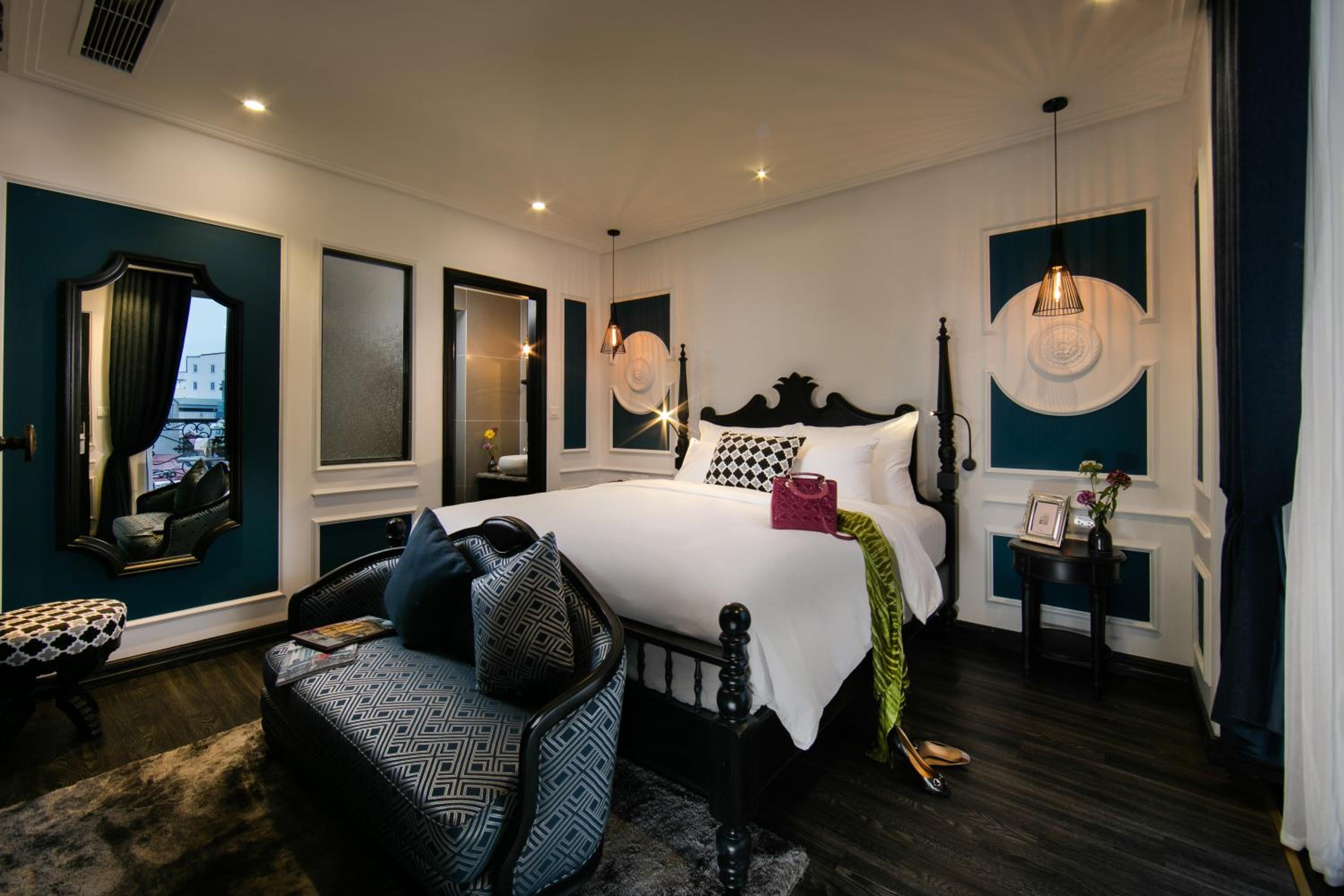 JM Marvel Balcony Room - Photo 2