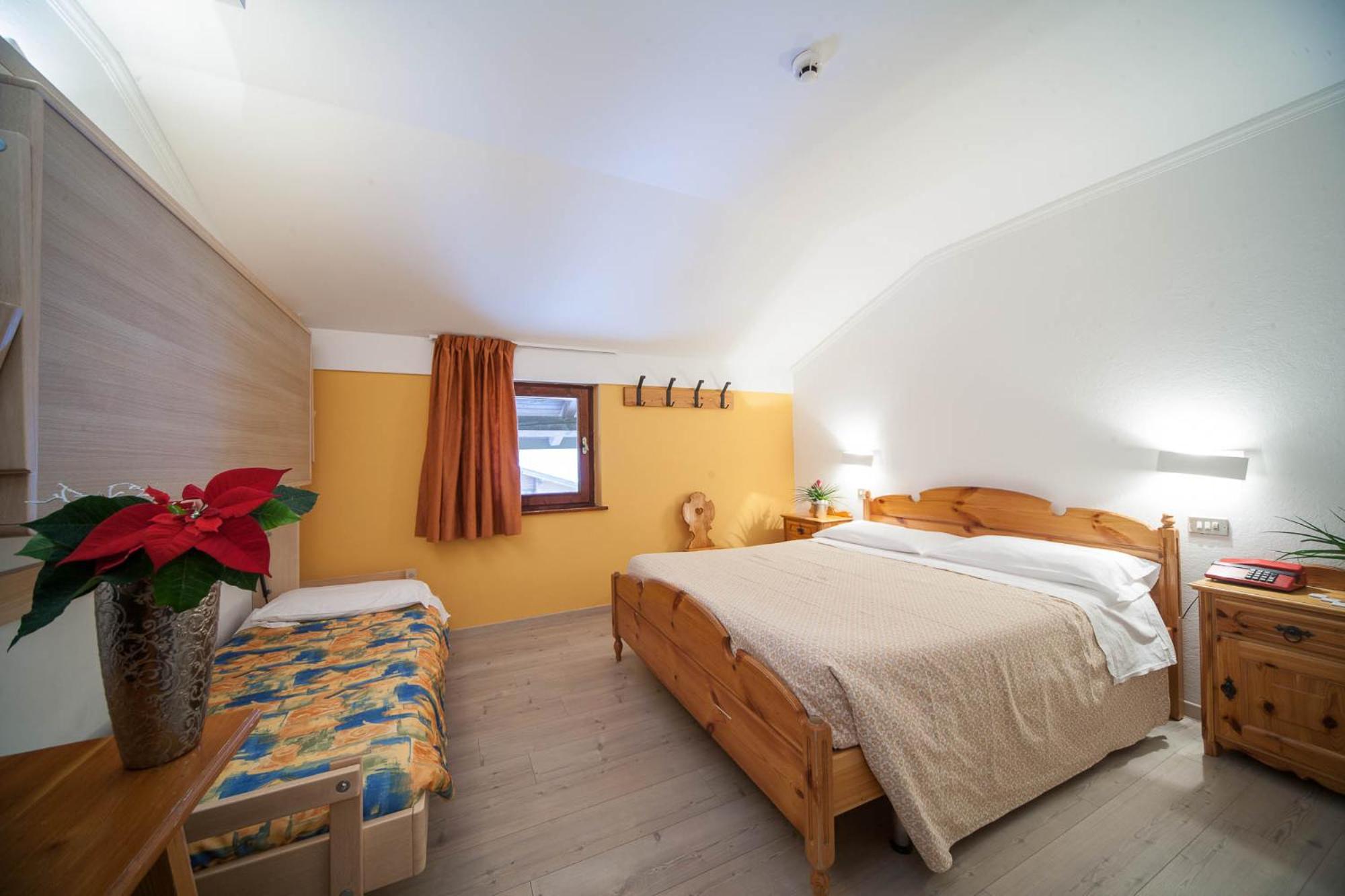 Economy Quadruple Room - Photo 1