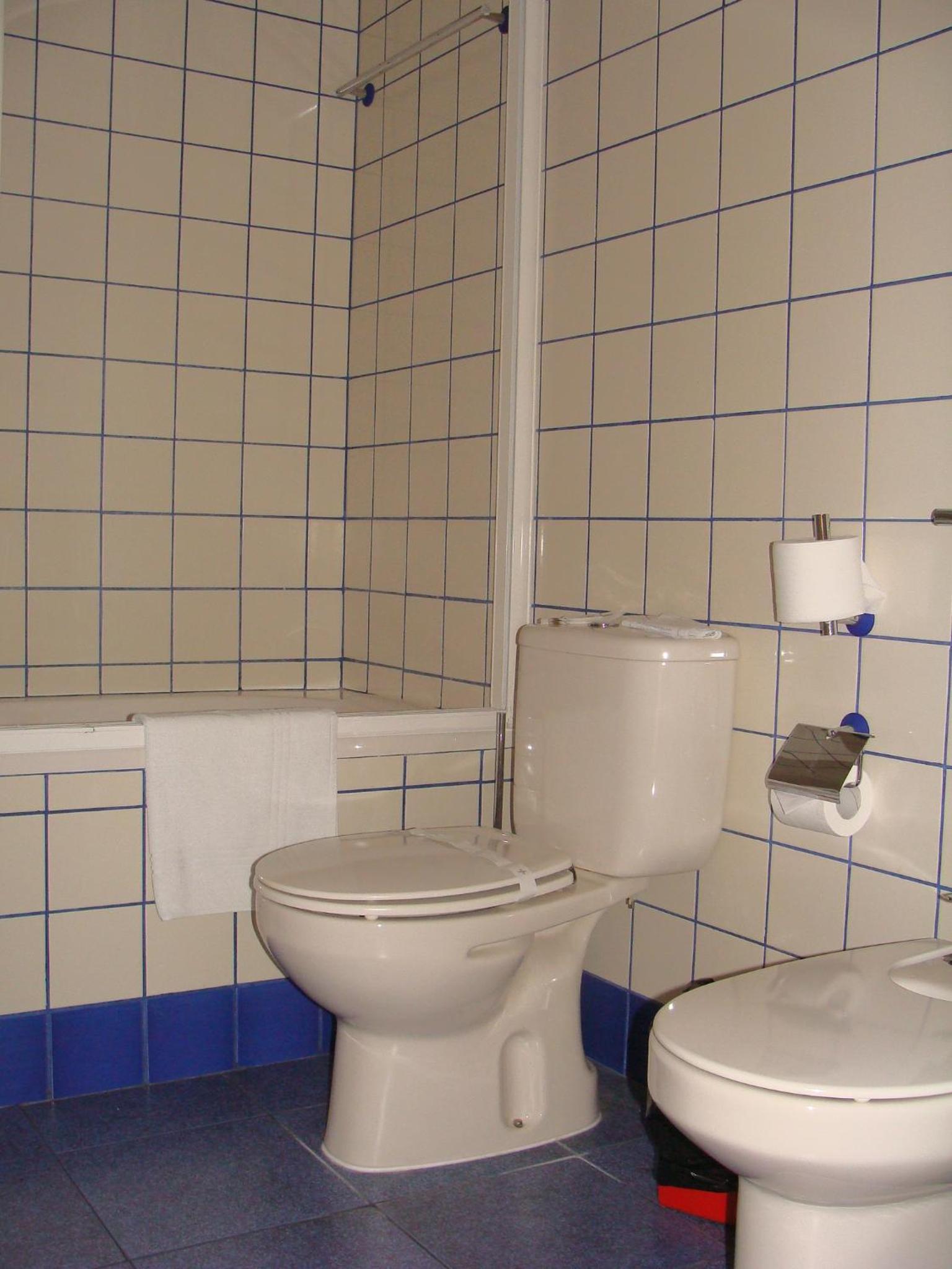 One-Bedroom Apartment - Photo 12